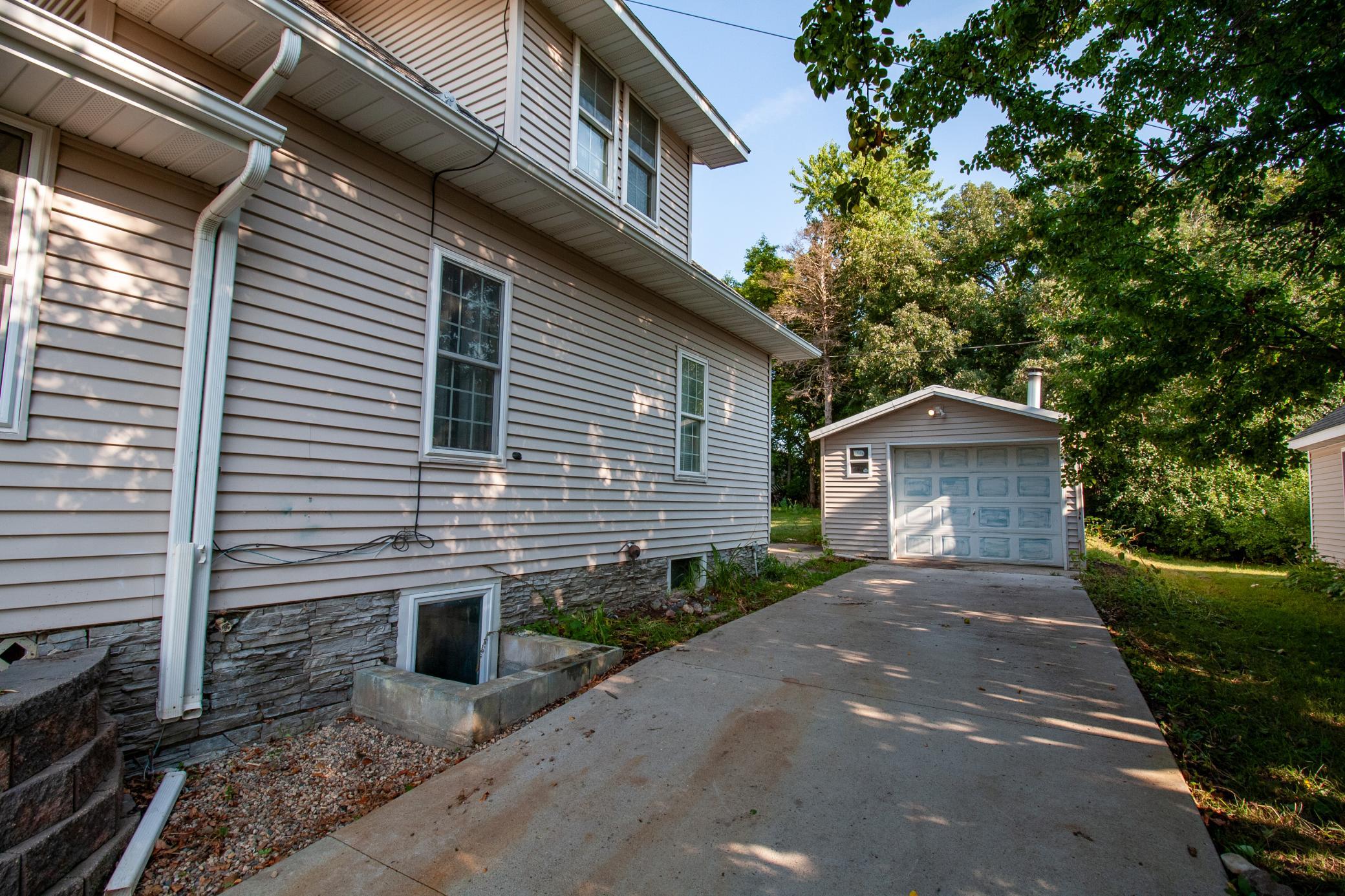 209 Cleveland Avenue E Property Photo 47