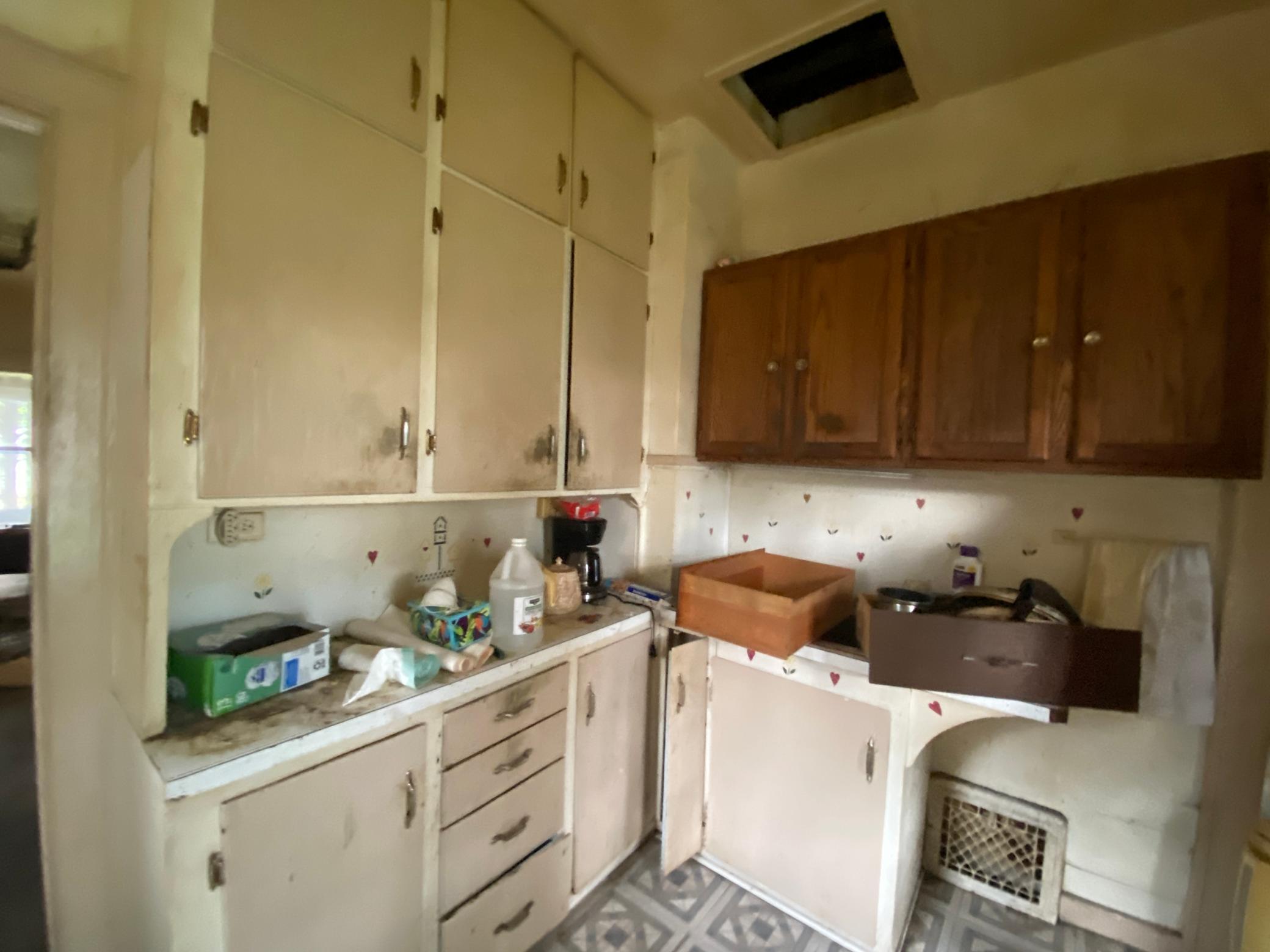 113 S 6th Avenue Property Photo 5