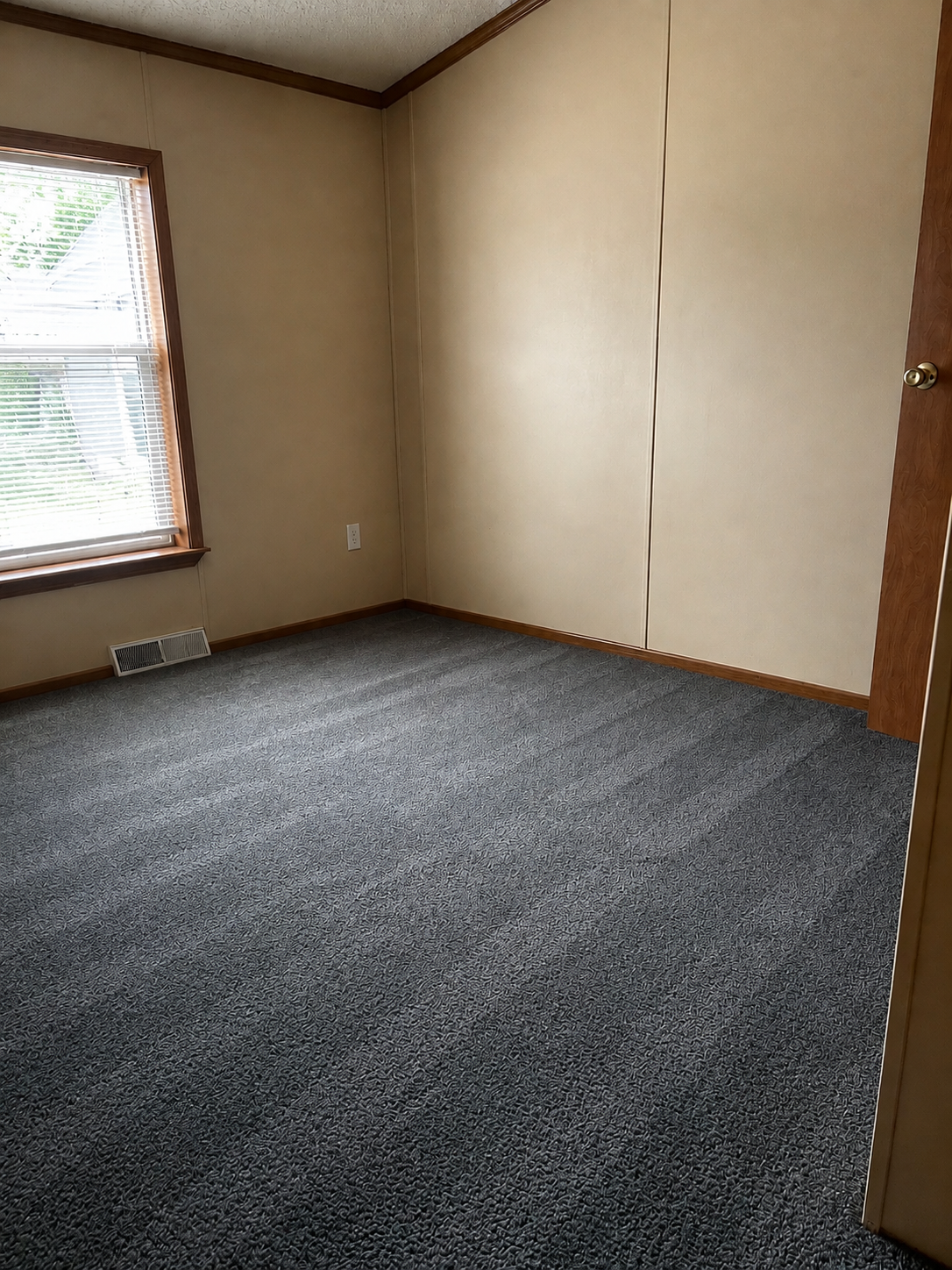 150 Star Circle Property Photo 8