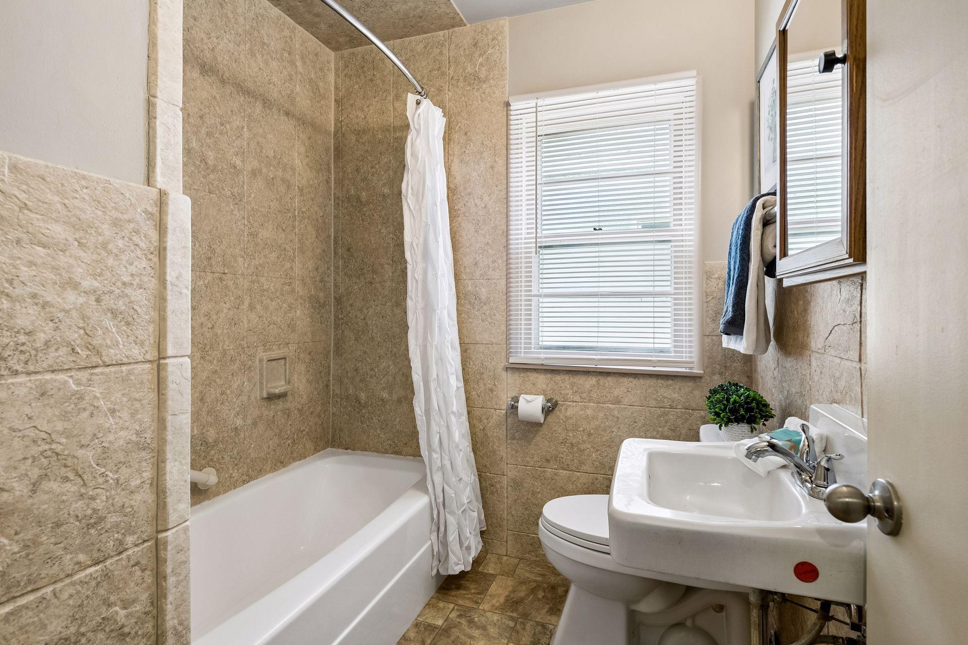 3539 Snelling Avenue Property Photo 11