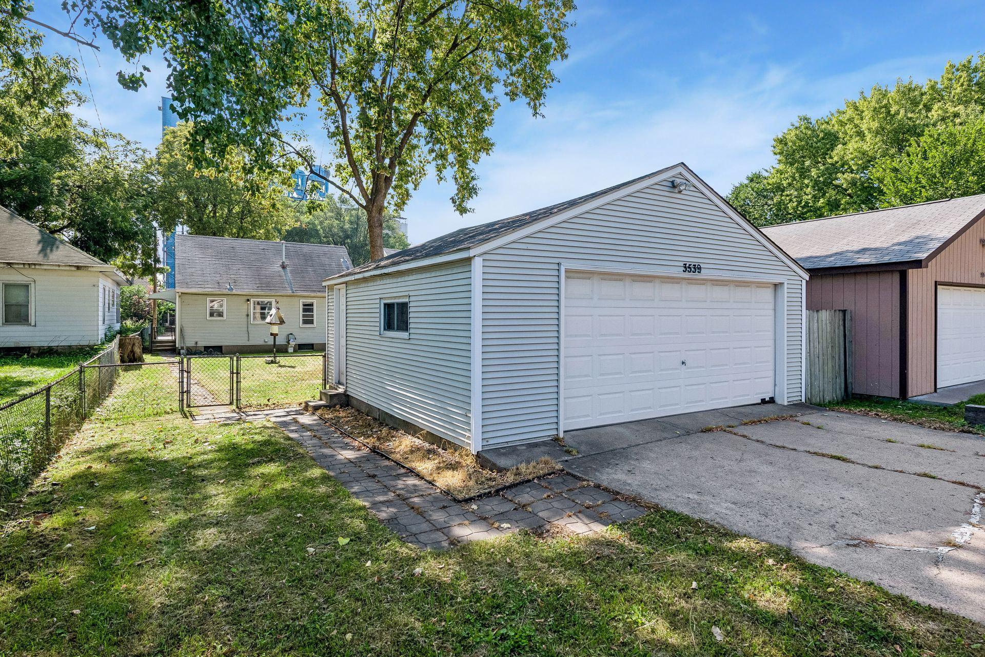 3539 Snelling Avenue Property Photo 22