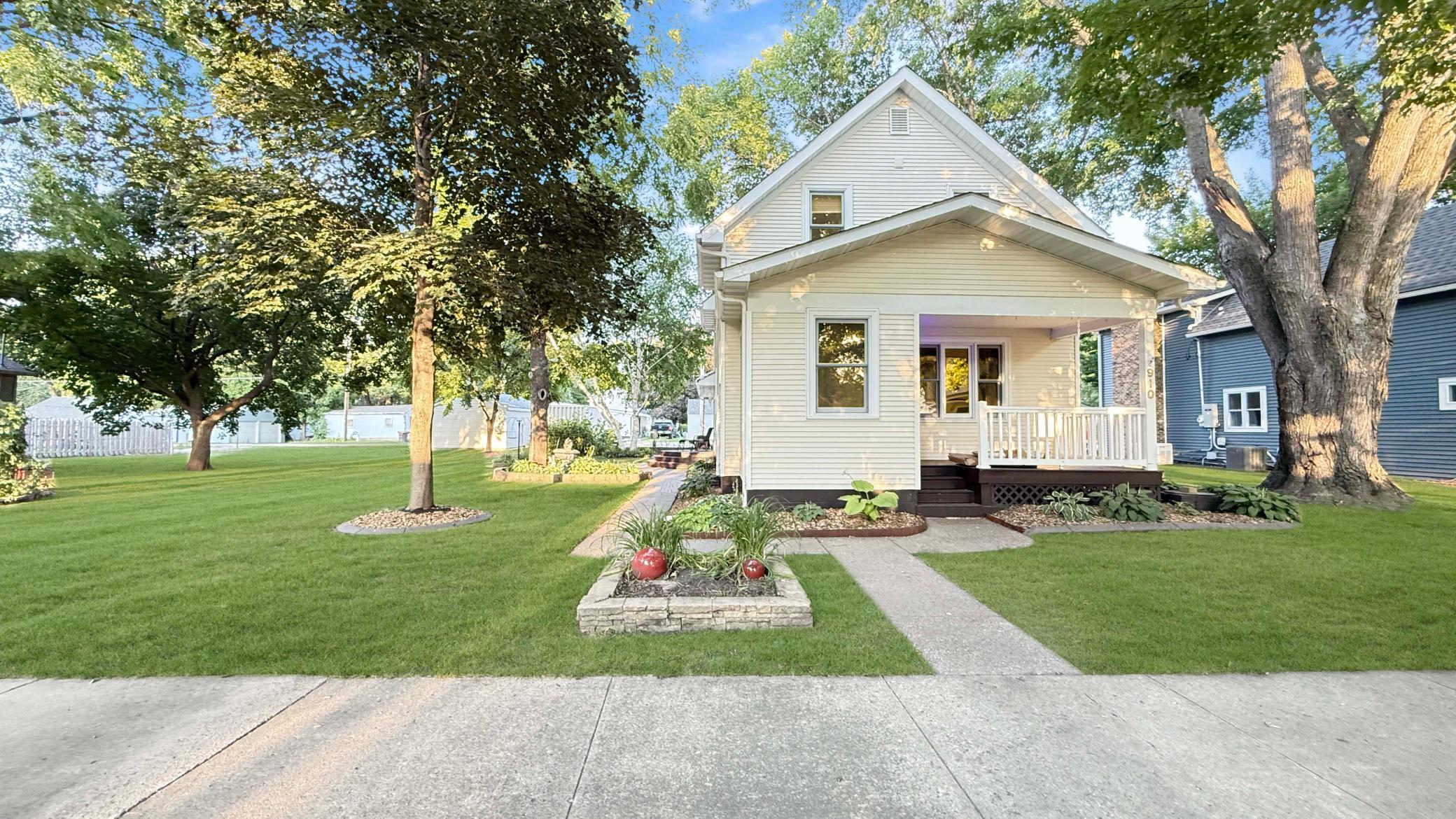 910 N 5th Street