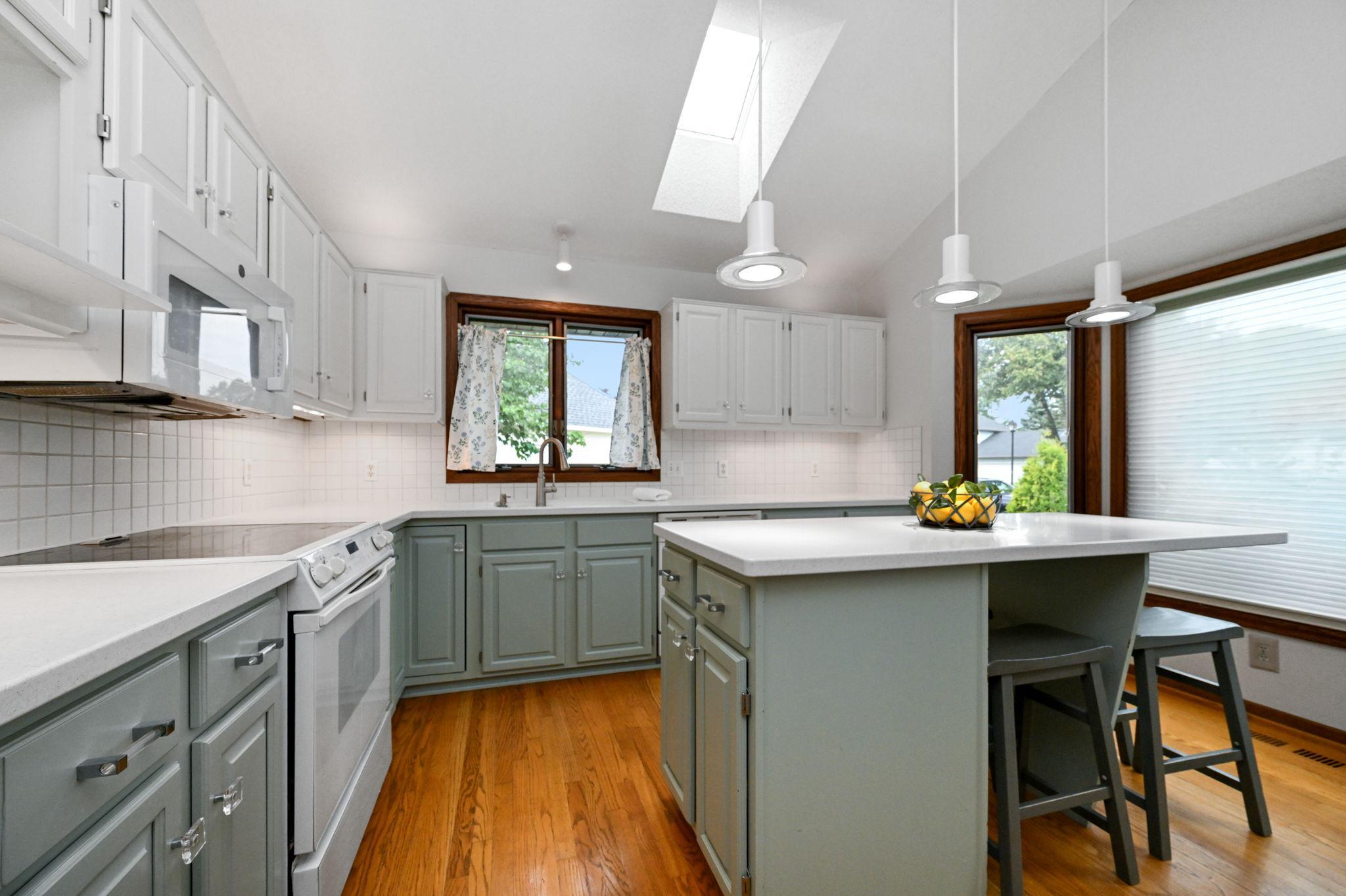 14624 Hanover Lane Property Photo 4