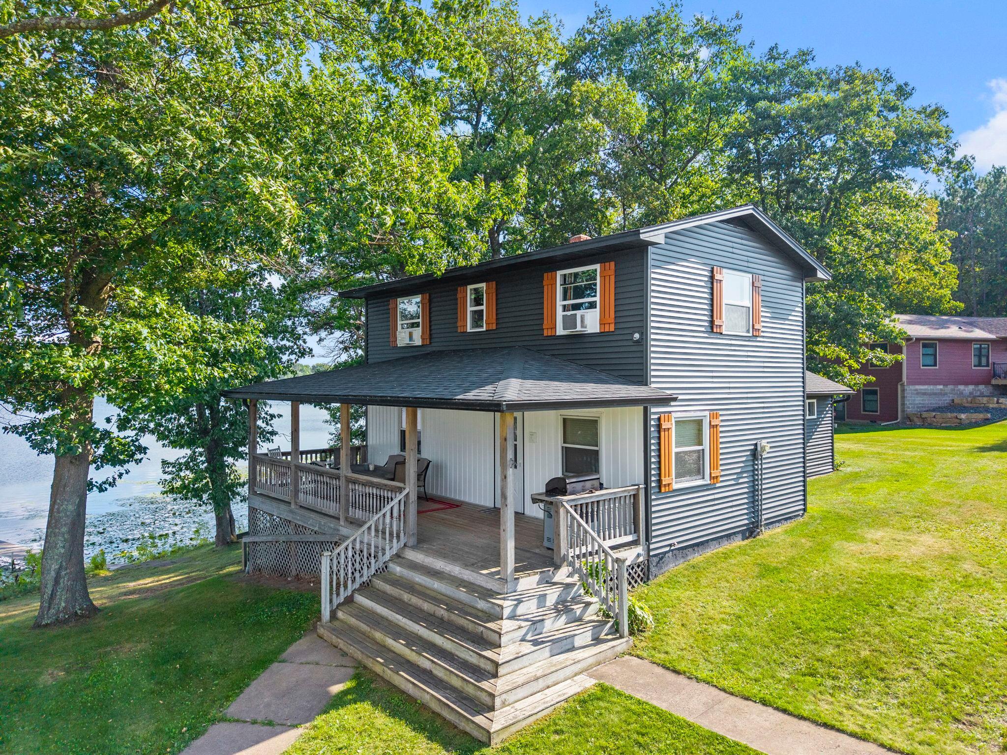10006 Lakeside Drive Property Photo 1