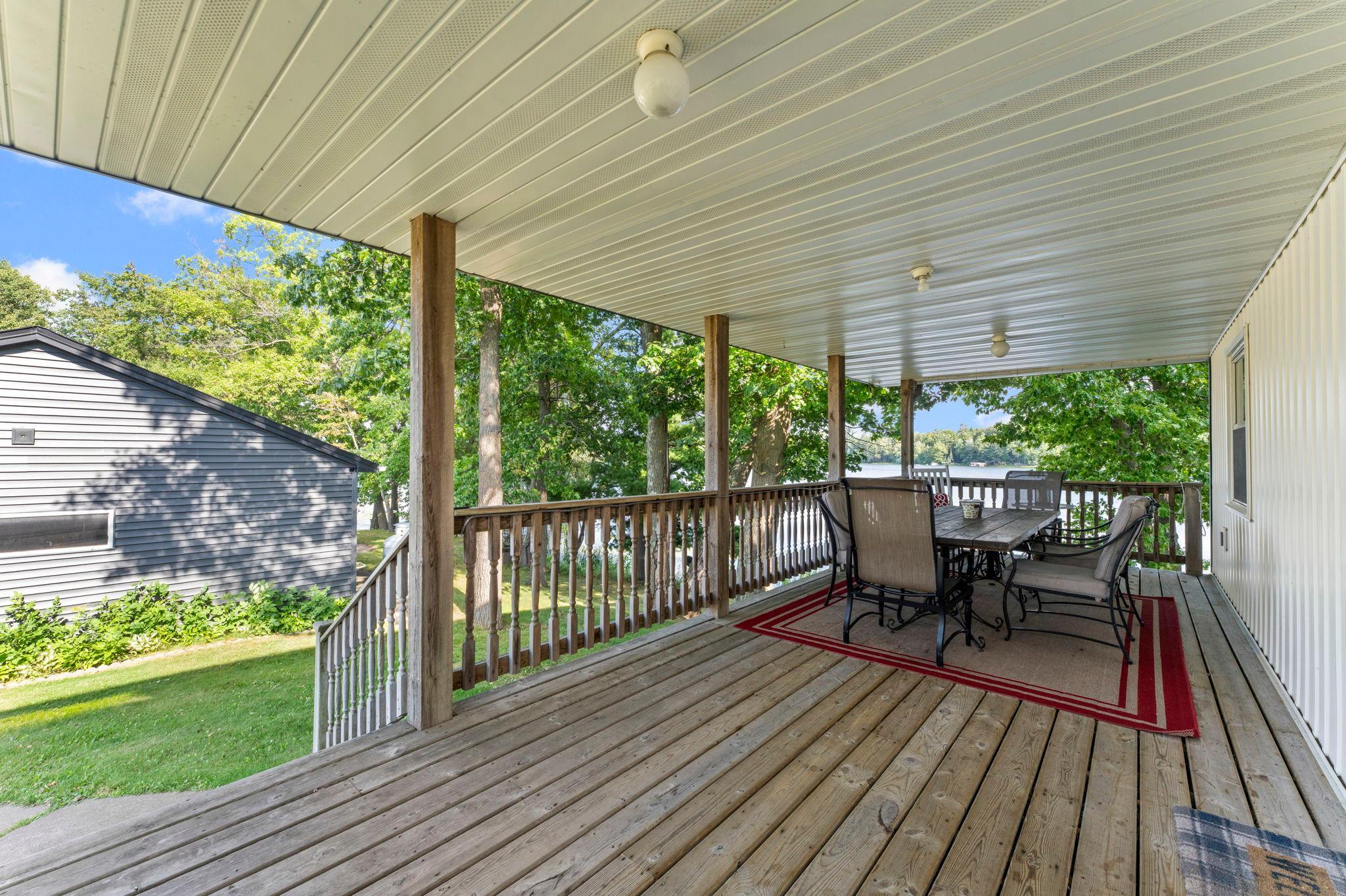 10006 Lakeside Drive Property Photo 1