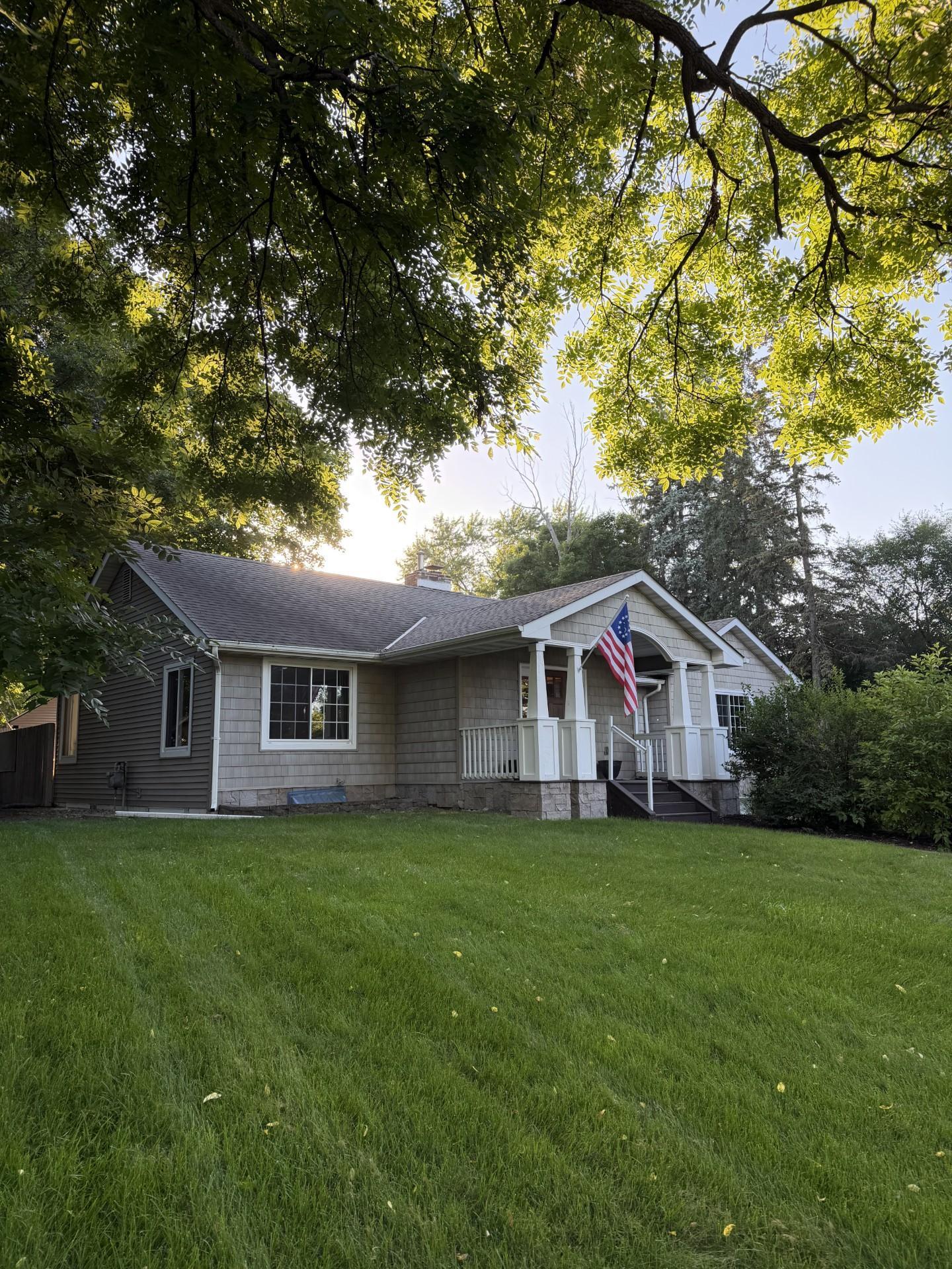 5112 Willow Lane Property Photo 1