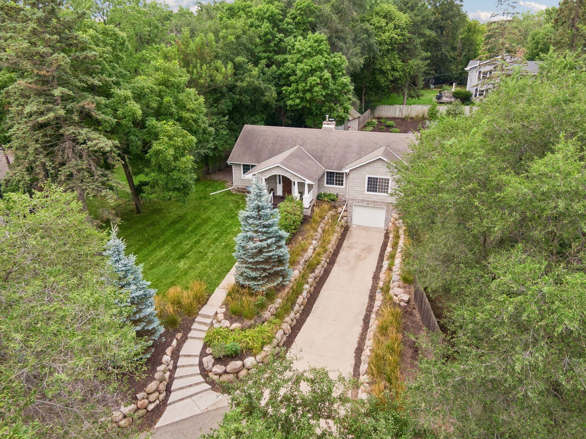 5112 Willow Lane Property Photo 4
