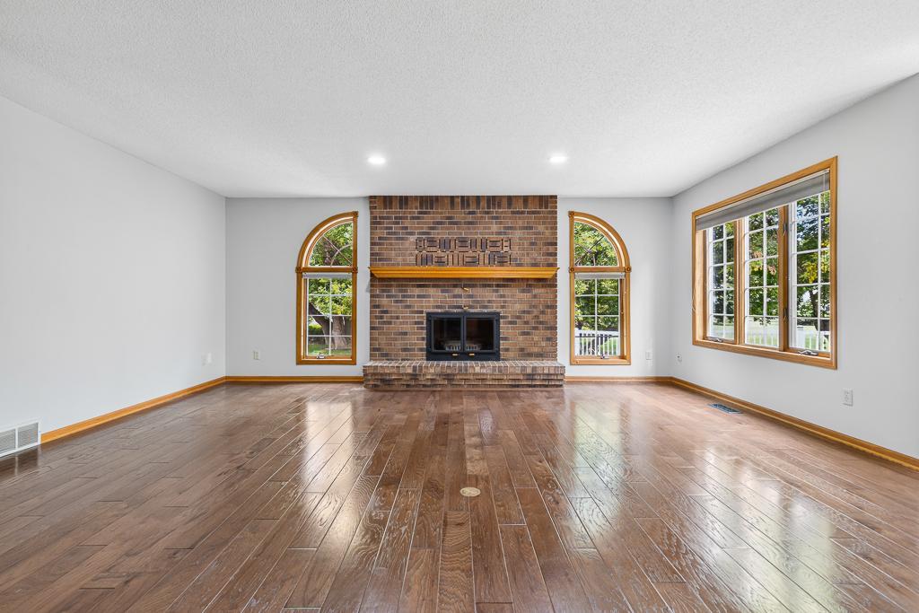1203 Parkside Drive Property Photo 4
