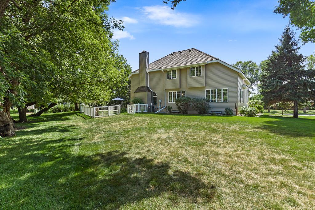 1203 Parkside Drive Property Photo 8