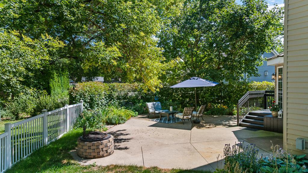 1203 Parkside Drive Property Photo 9