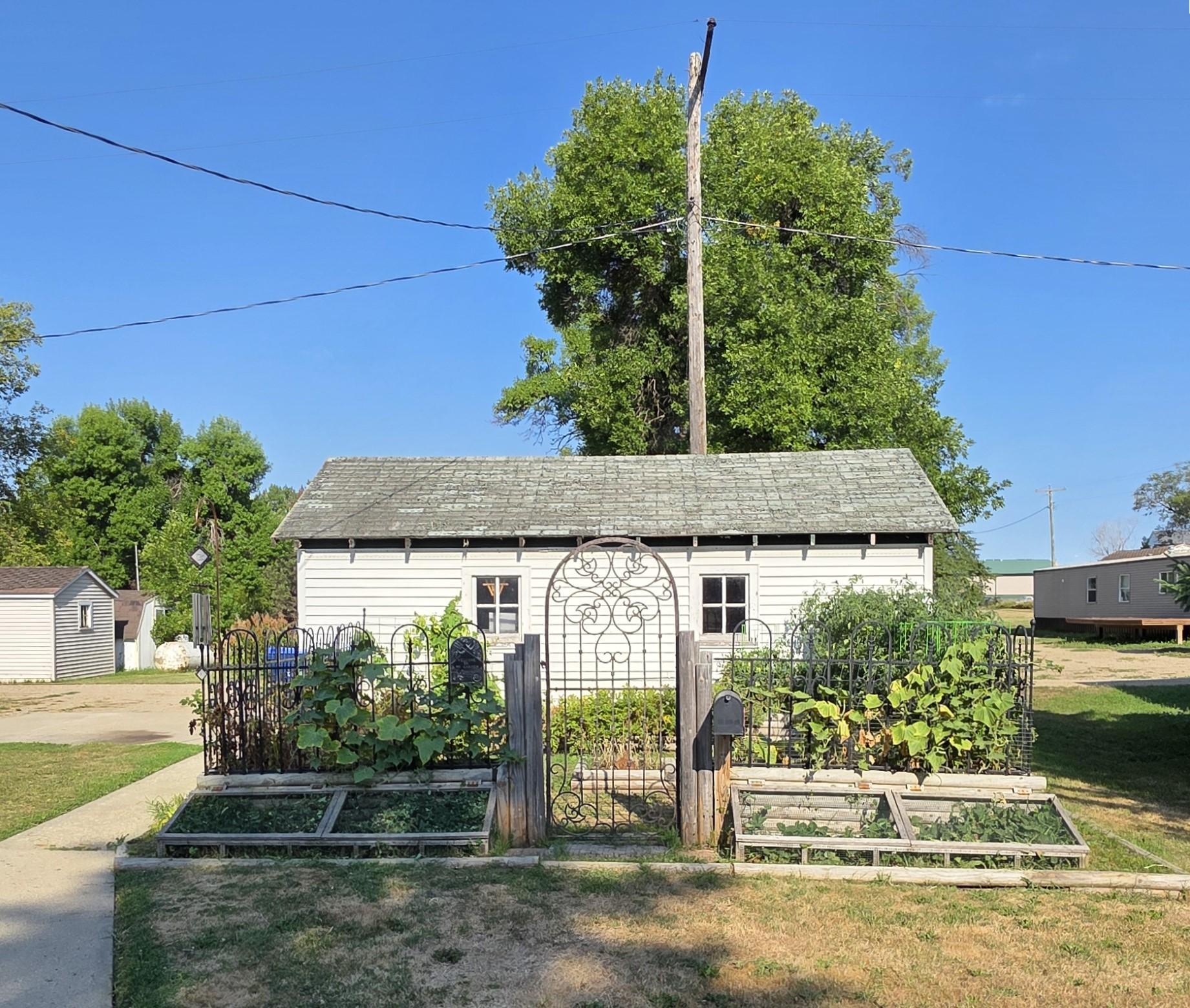109 5th Street Property Photo 4