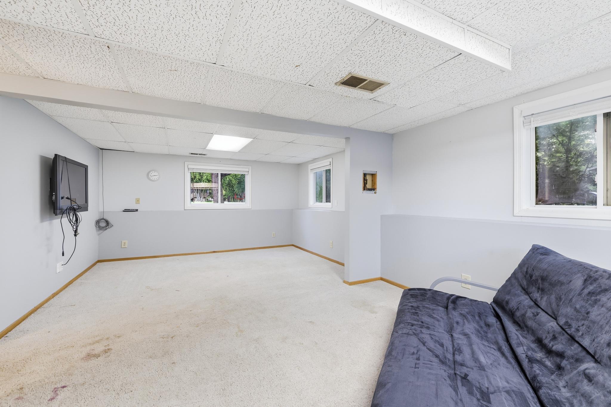 9149 Page Avenue Ne Property Photo 17