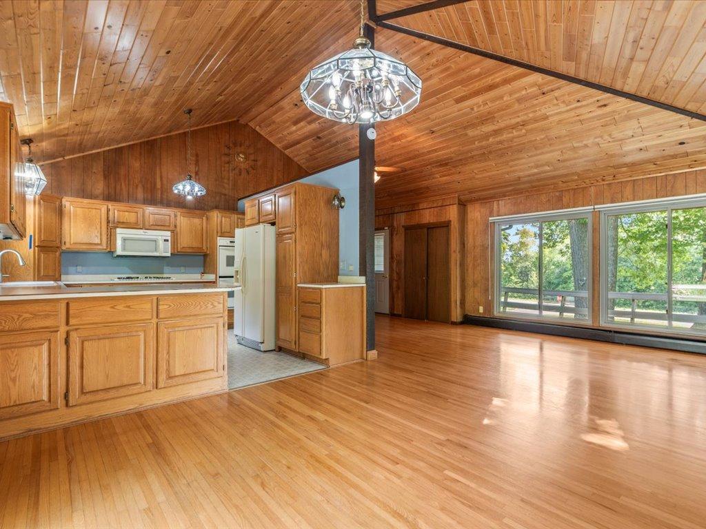 22129 437th Avenue Property Photo 4