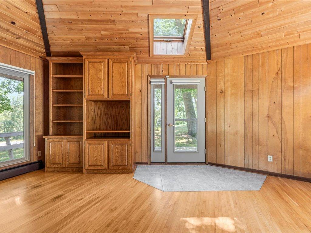 22129 437th Avenue Property Photo 5