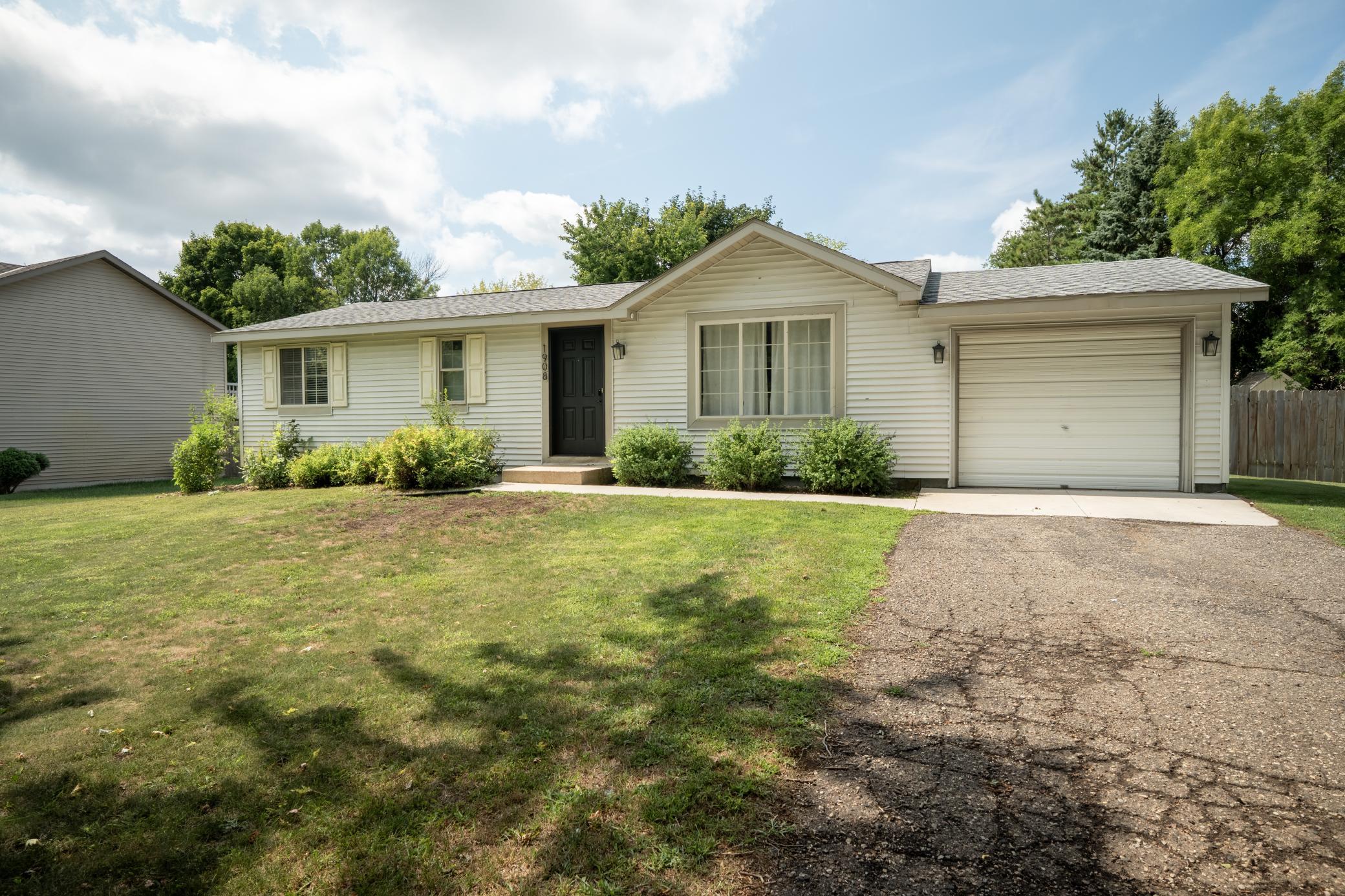 1908 E Golf Course Road Ne Property Photo 1