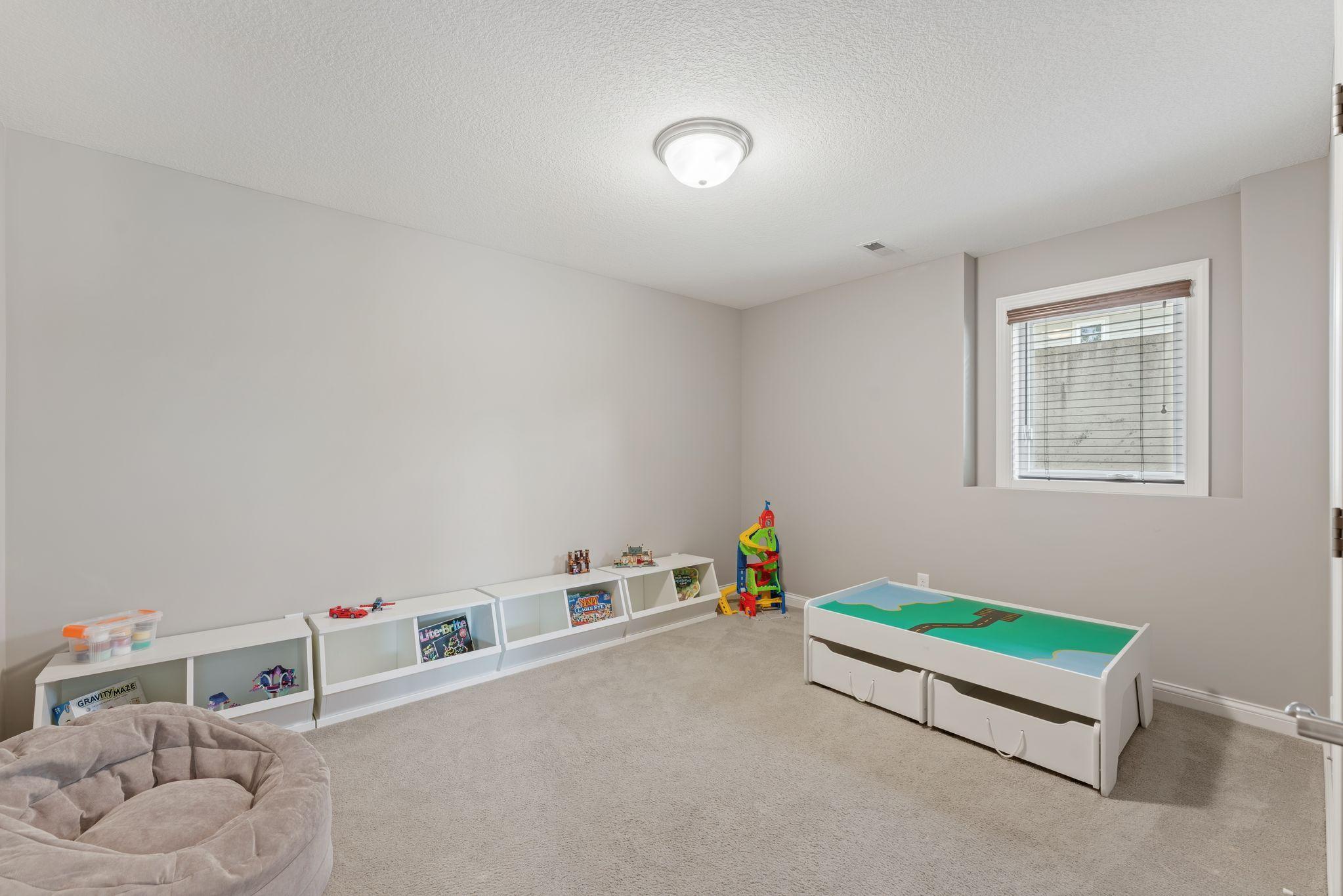 10 Crescent Lane Property Photo 50