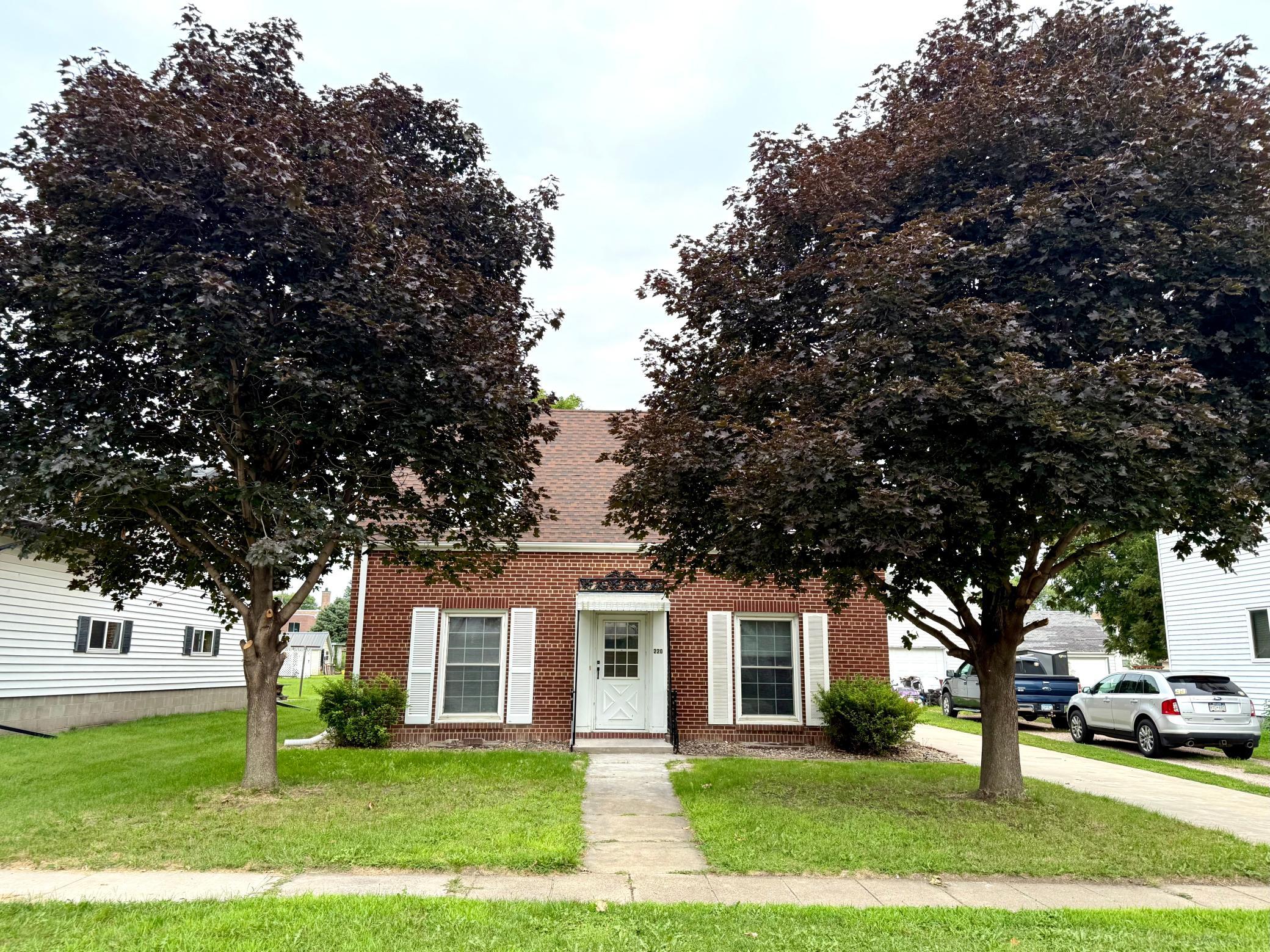 220 2nd Street E Property Photo 2
