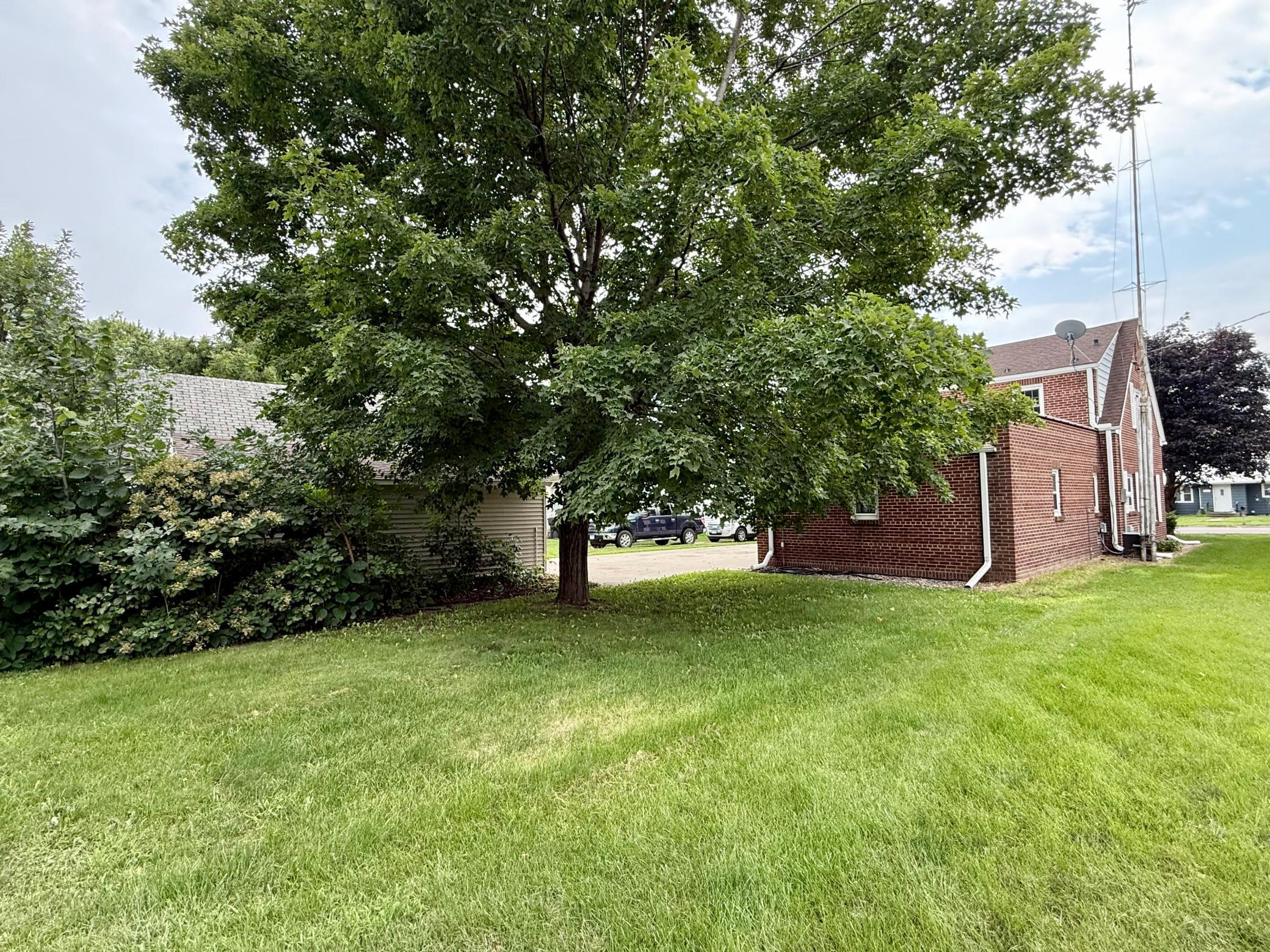 220 2nd Street E Property Photo 39