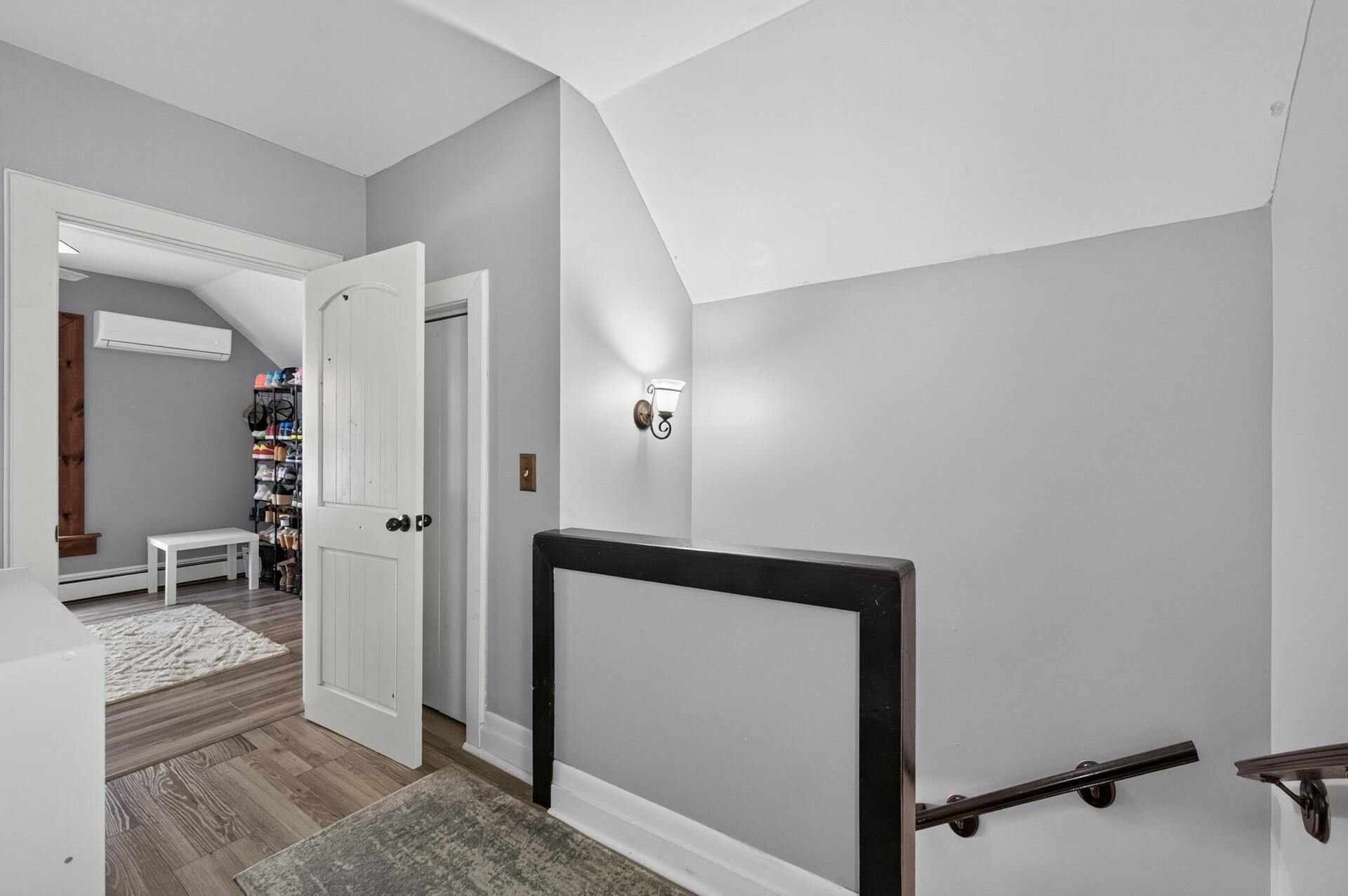 412 Winona Street E Property Photo 21