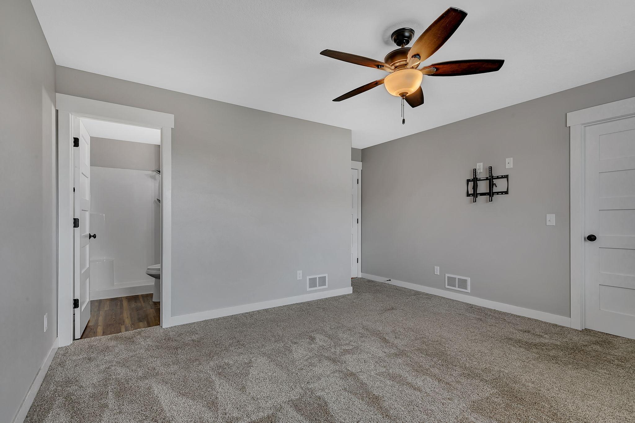 1012 26th Street Loop Property Photo 10