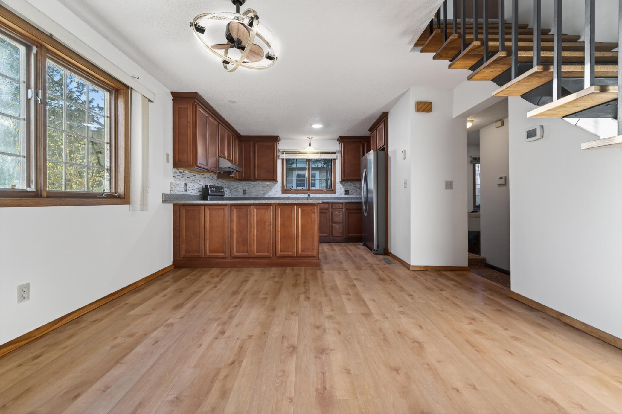 2023 Parkside Drive Property Photo 8