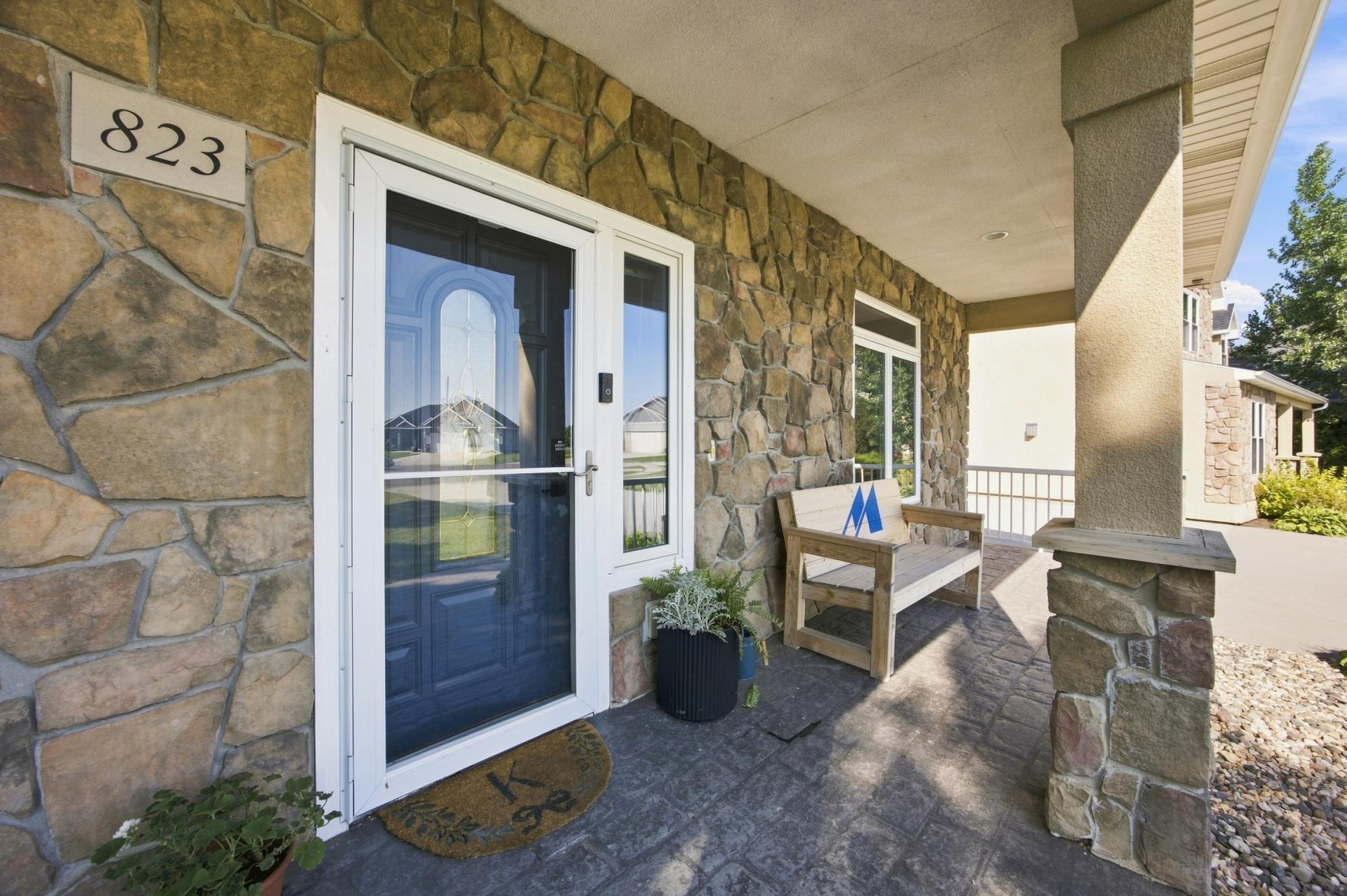 823 Birdie Court Property Photo 3