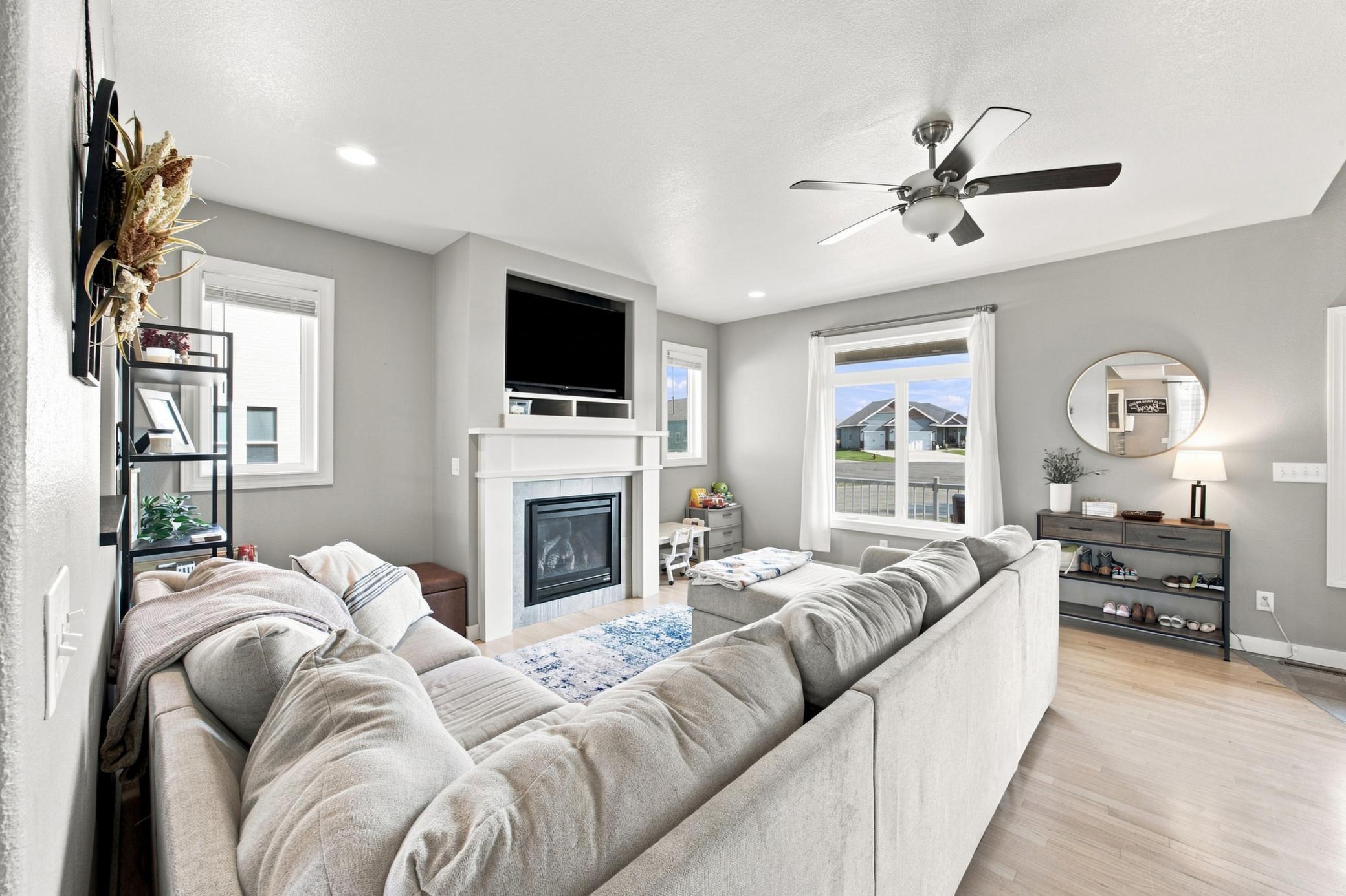 823 Birdie Court Property Photo 12