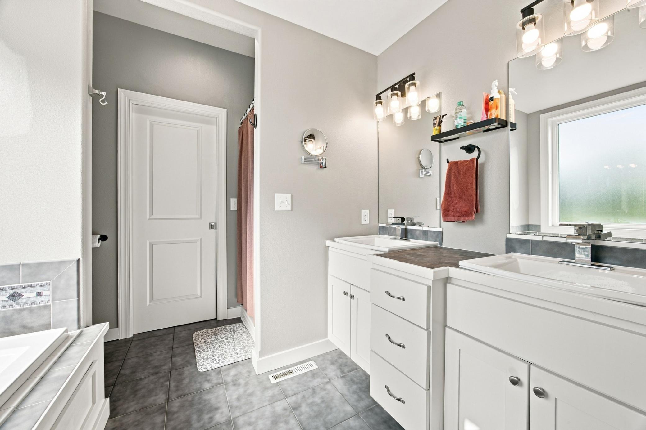 823 Birdie Court Property Photo 16