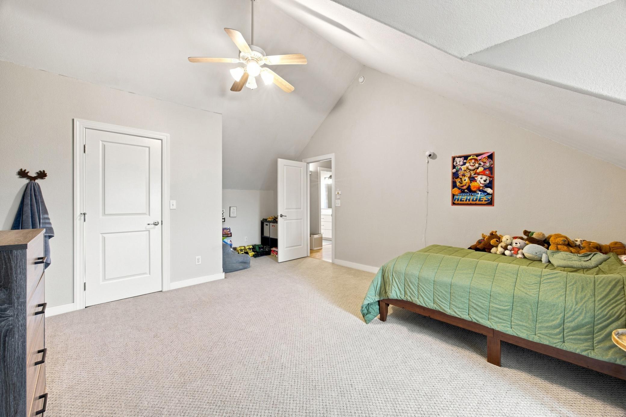 823 Birdie Court Property Photo 24