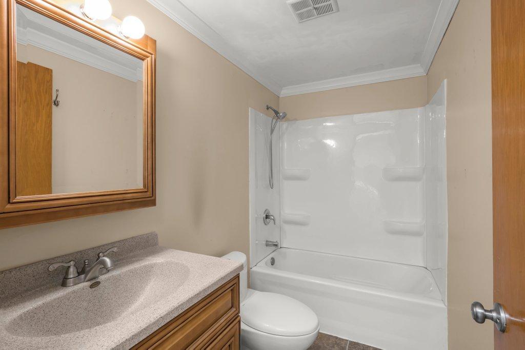 244 W Eagle Lake Drive Property Photo 18