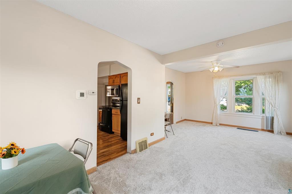 606 Maple Street Property Photo 8