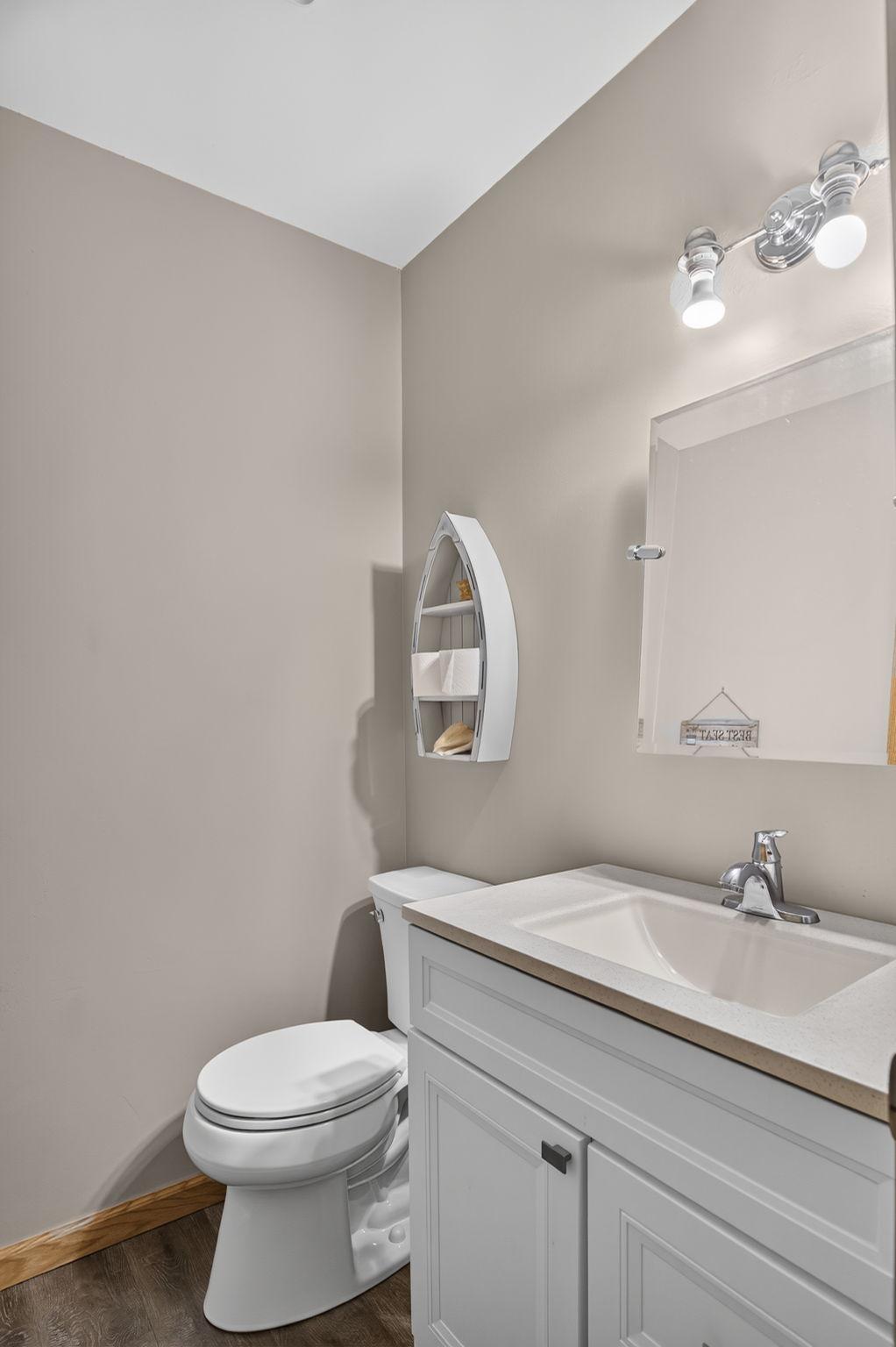 122 Monroe Street N Property Photo 17