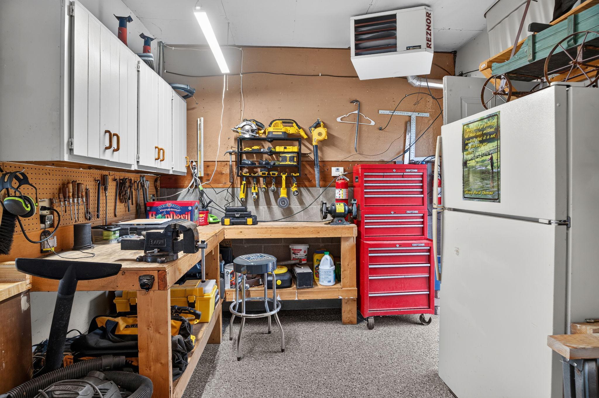 122 Monroe Street N Property Photo 25