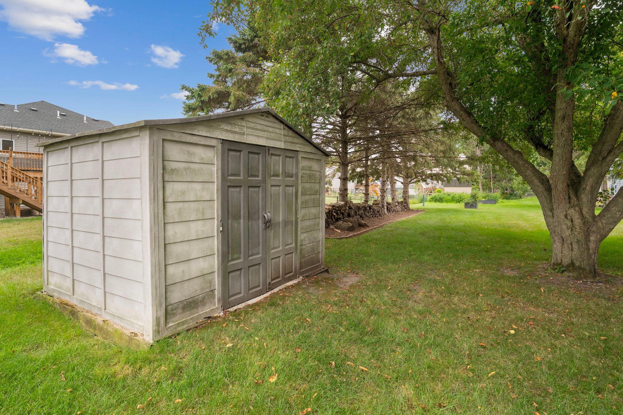 122 Monroe Street N Property Photo 32