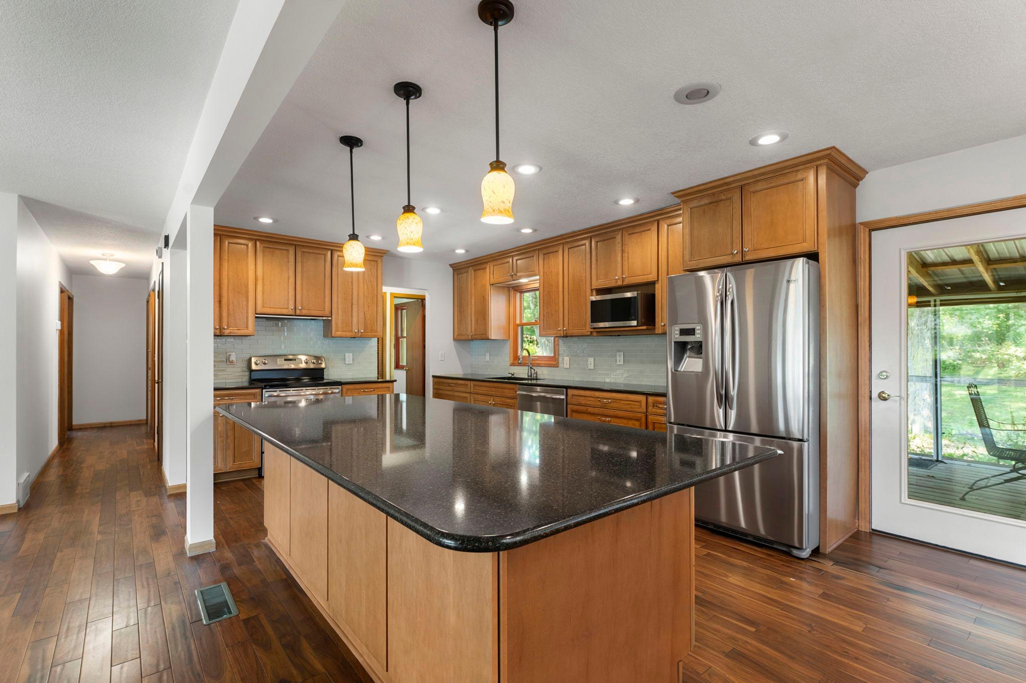 9725 Queen Road Property Photo 7