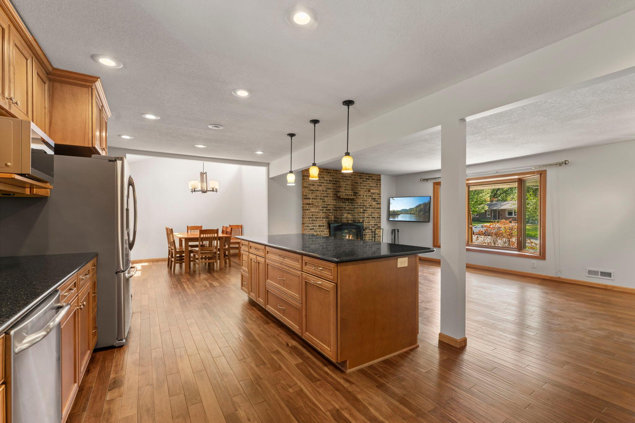 9725 Queen Road Property Photo 8