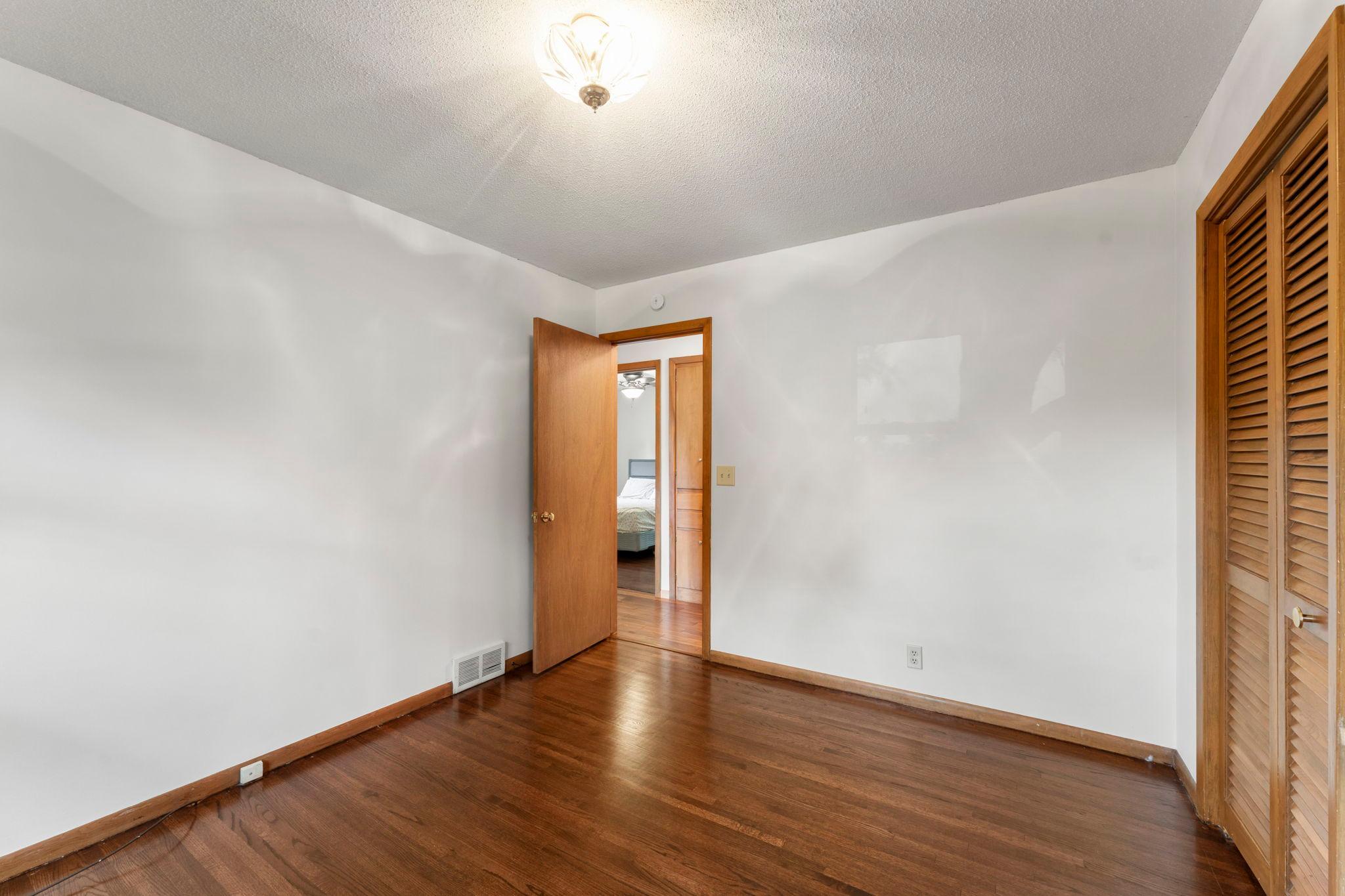 9725 Queen Road Property Photo 13