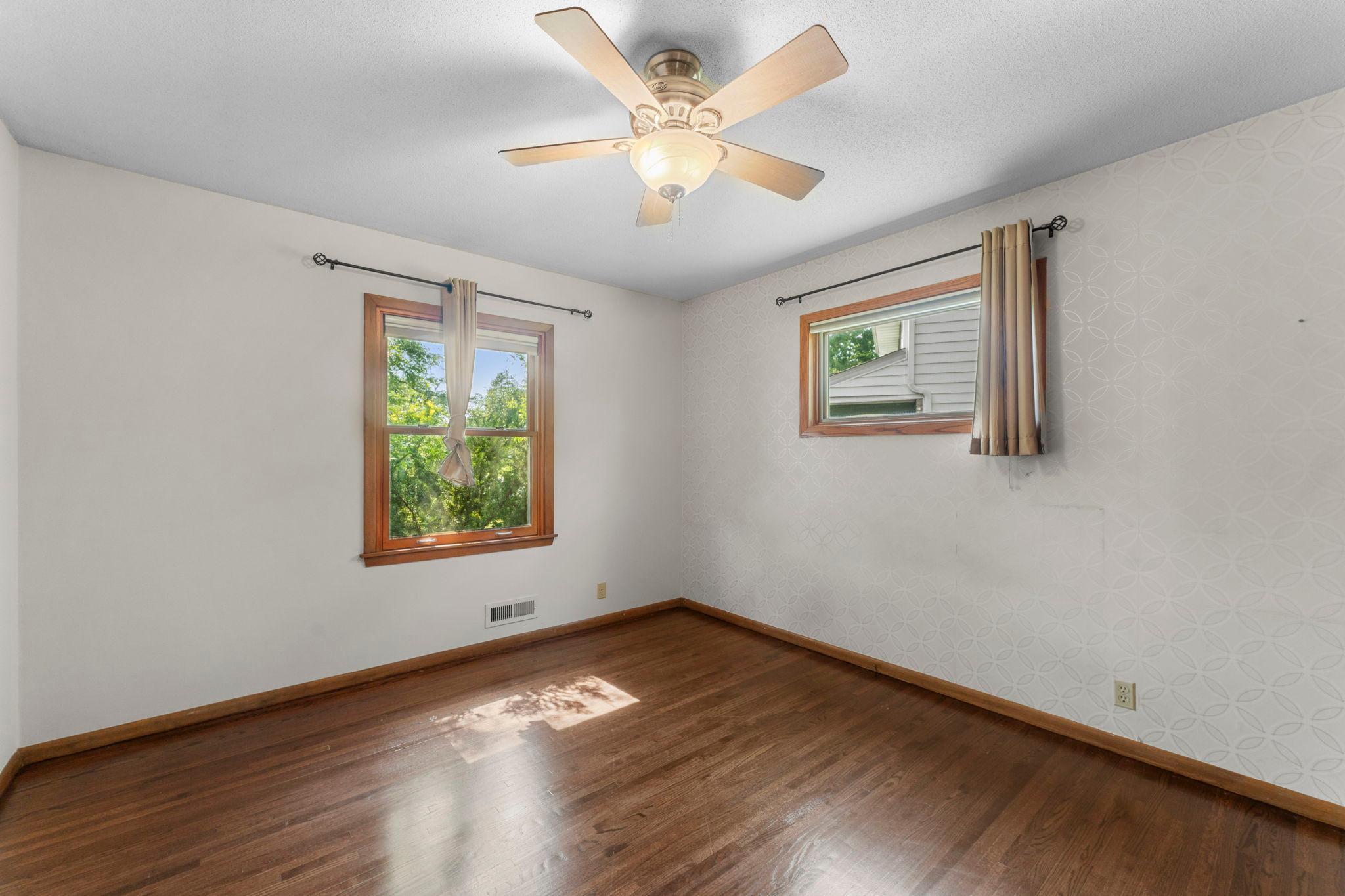 9725 Queen Road Property Photo 17