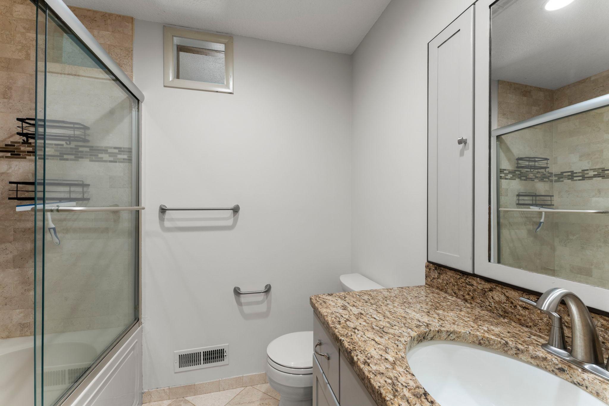 9725 Queen Road Property Photo 19