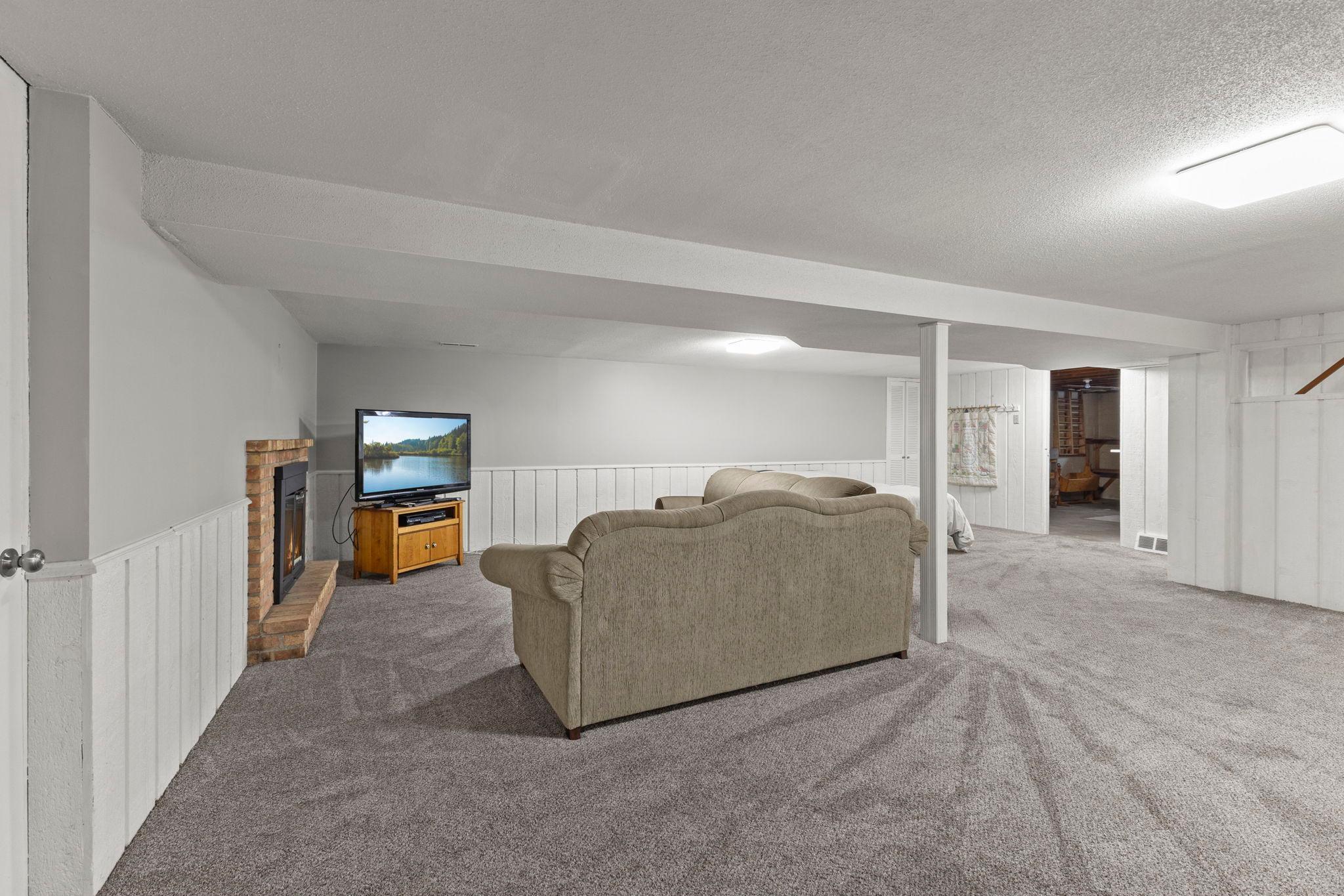 9725 Queen Road Property Photo 20