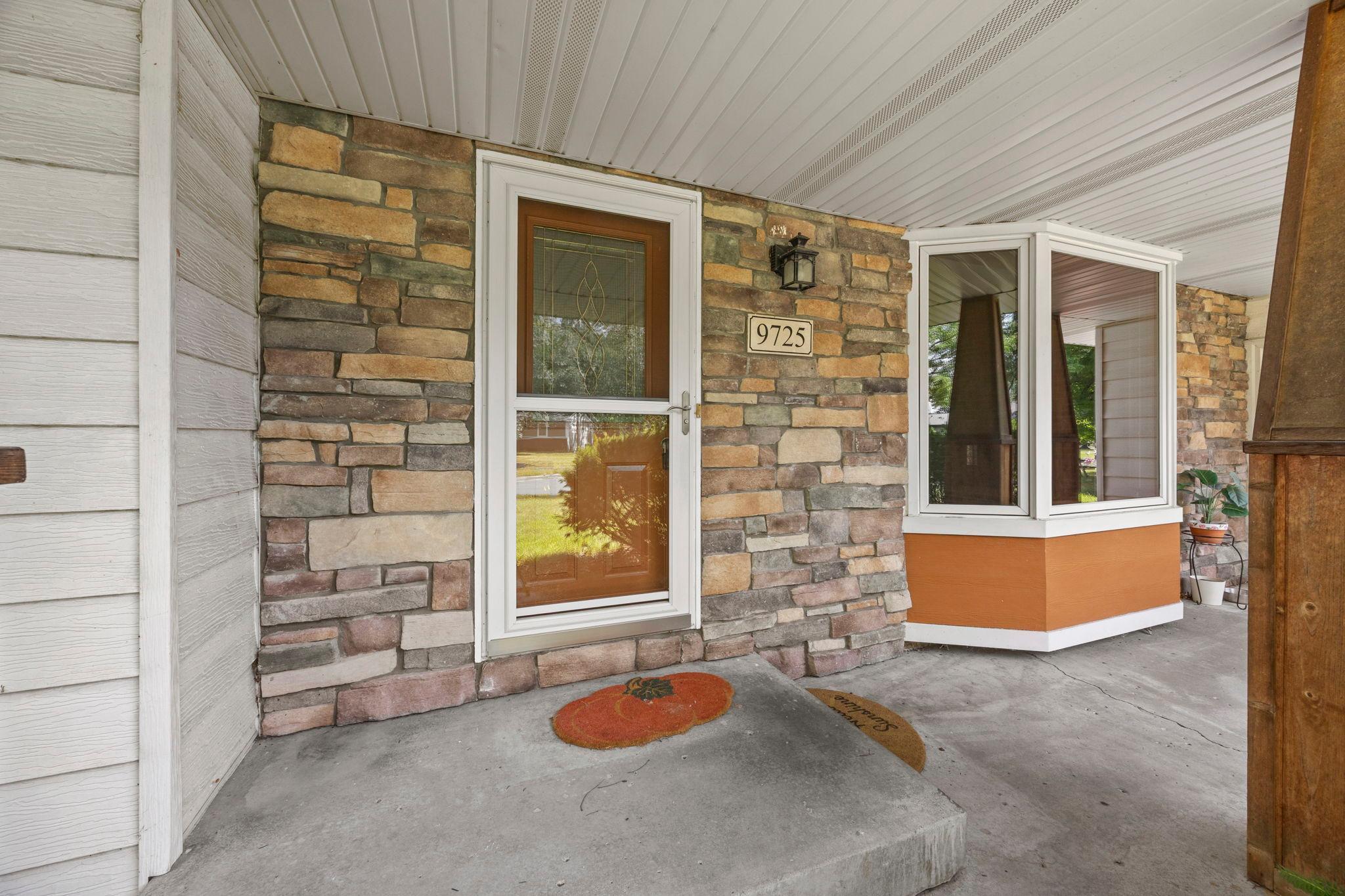 9725 Queen Road Property Photo 24