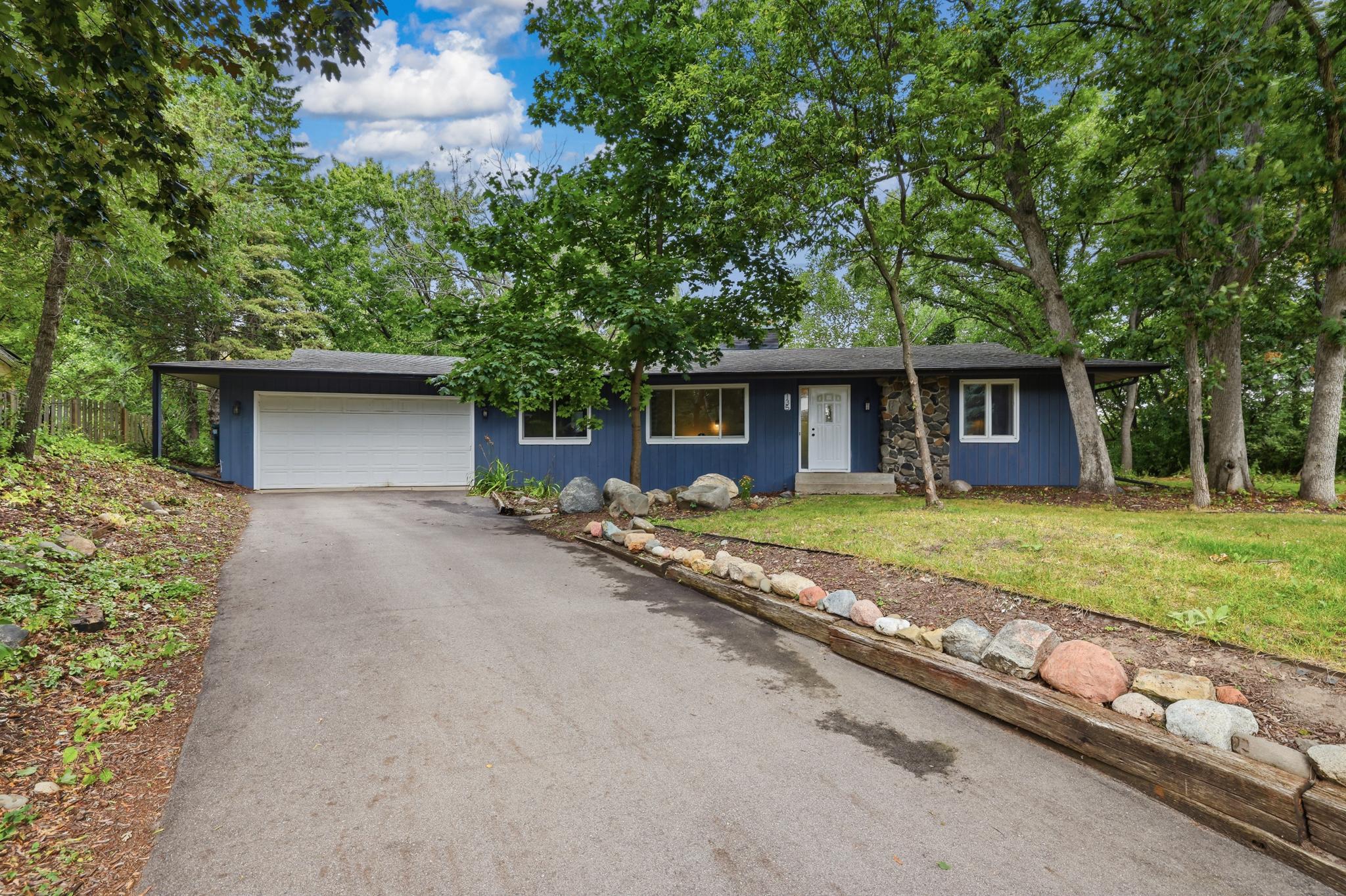 135 Sabra Court Property Photo 1