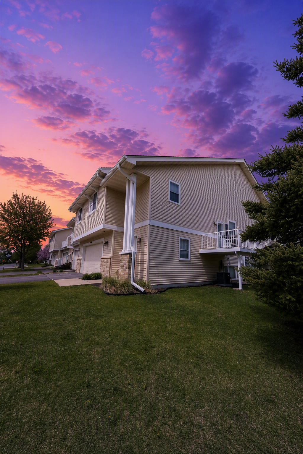 4820 Underwood Lane N E Property Photo 1