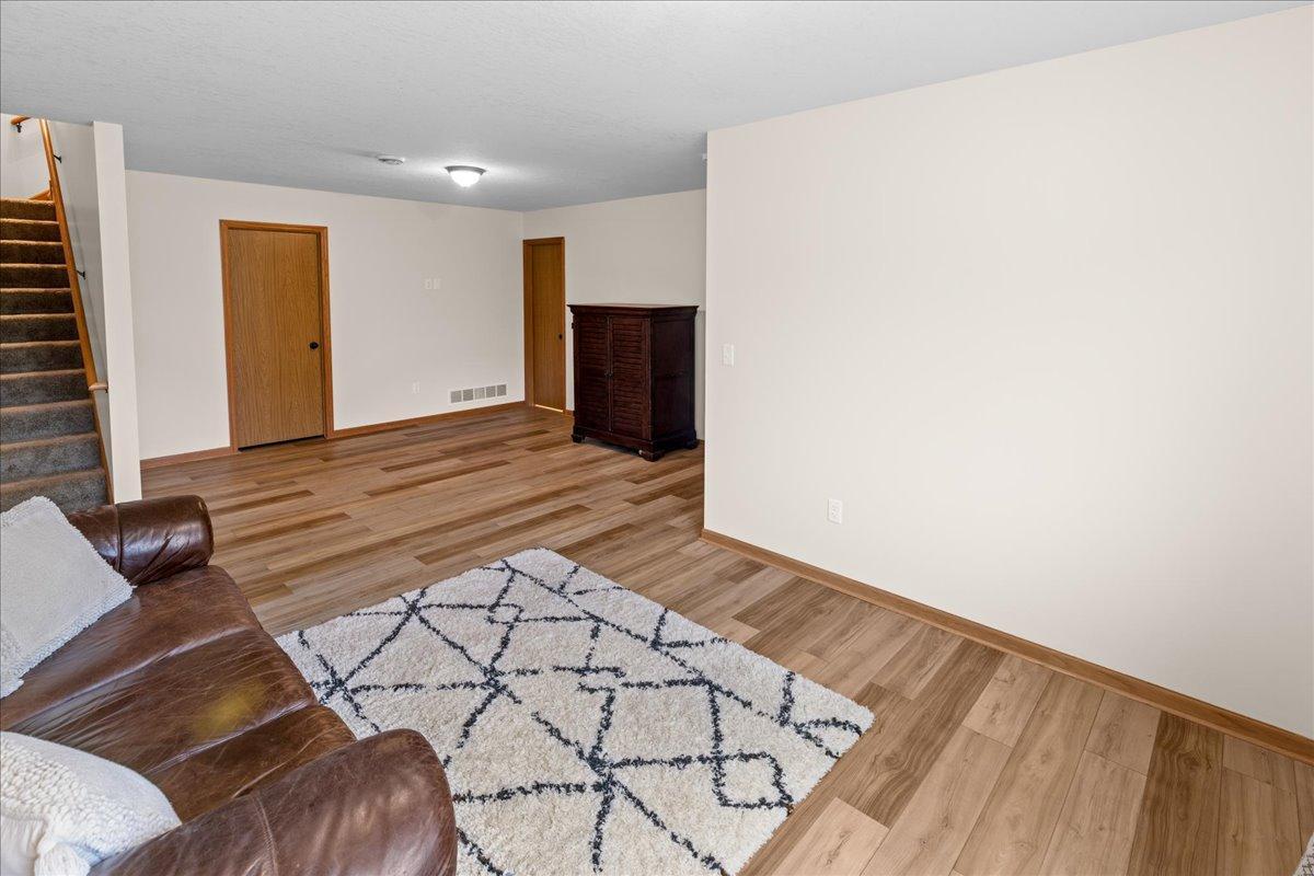 38260 Explorer Circle Property Photo 25