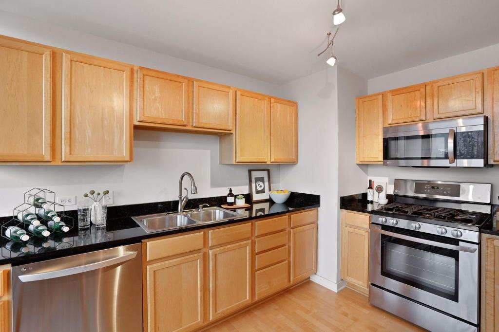 929 Portland Ave 1212 Property Photo 9
