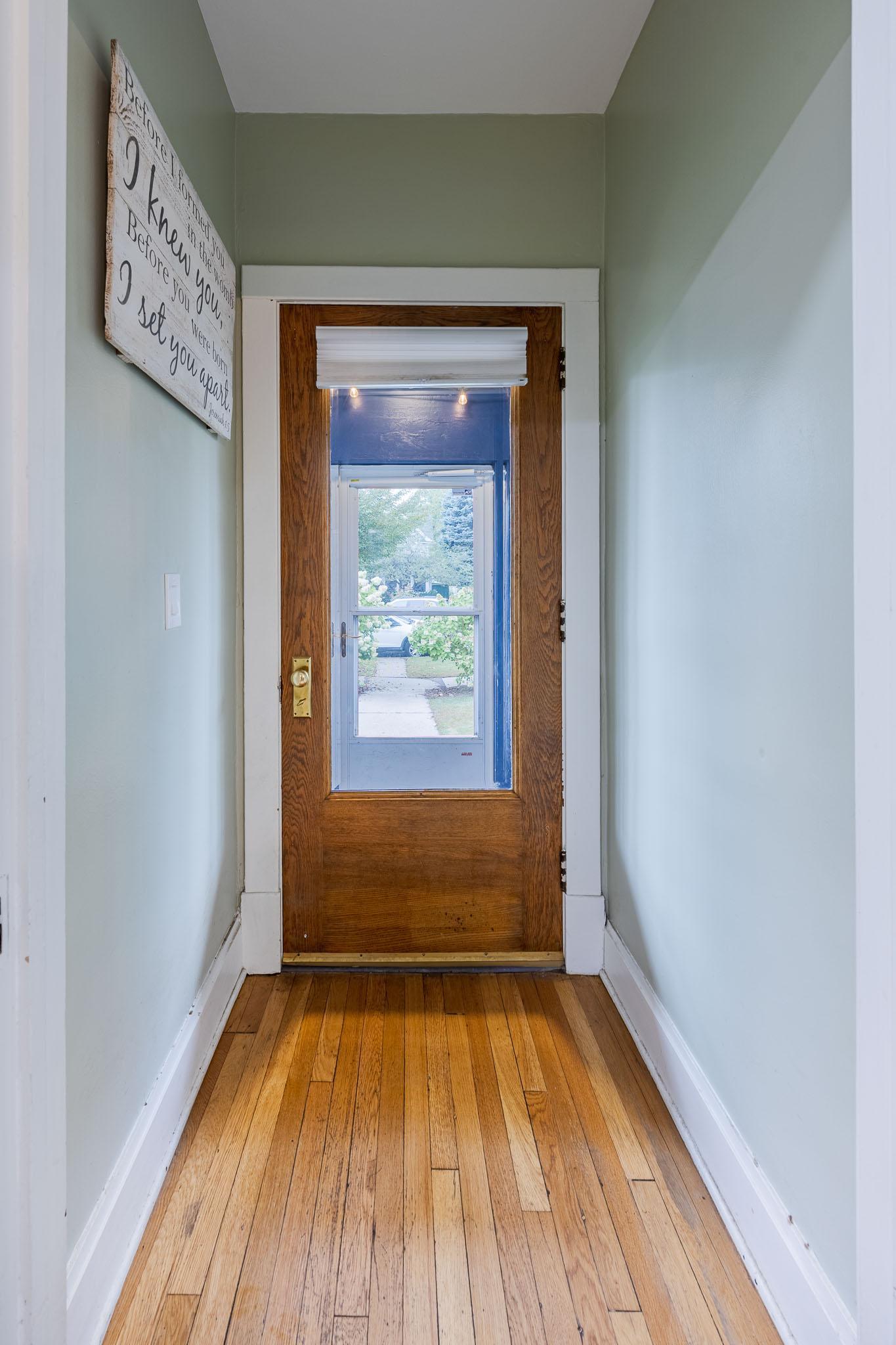 2012 Selby Avenue Property Photo 10
