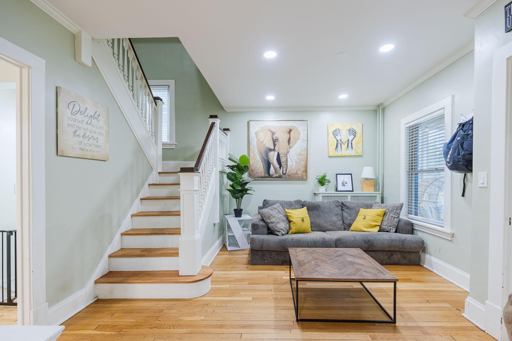 2012 Selby Avenue Property Photo 11