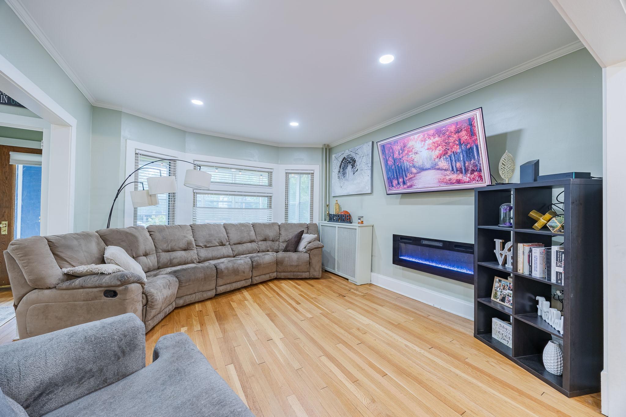 2012 Selby Avenue Property Photo 18