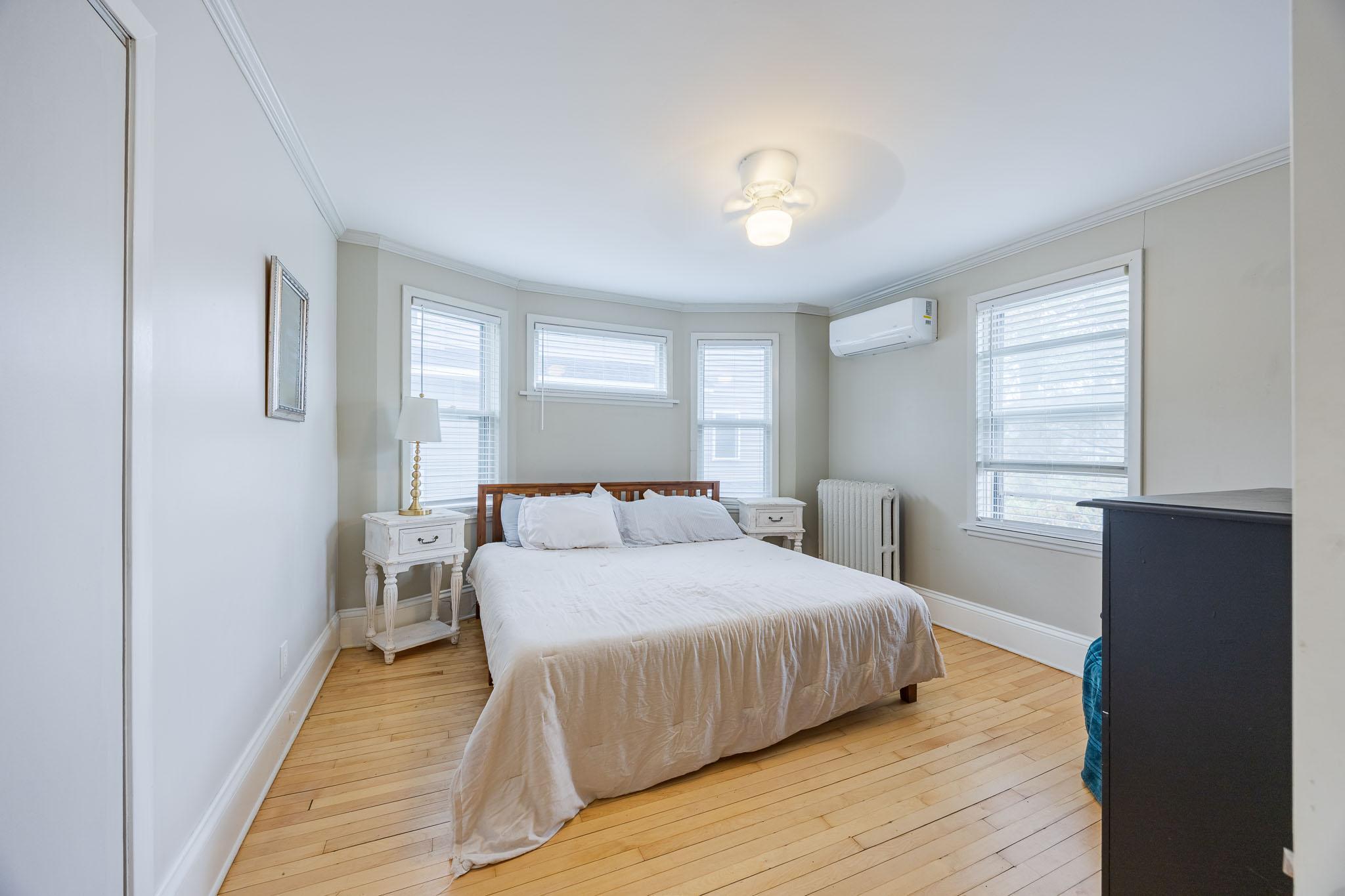 2012 Selby Avenue Property Photo 21