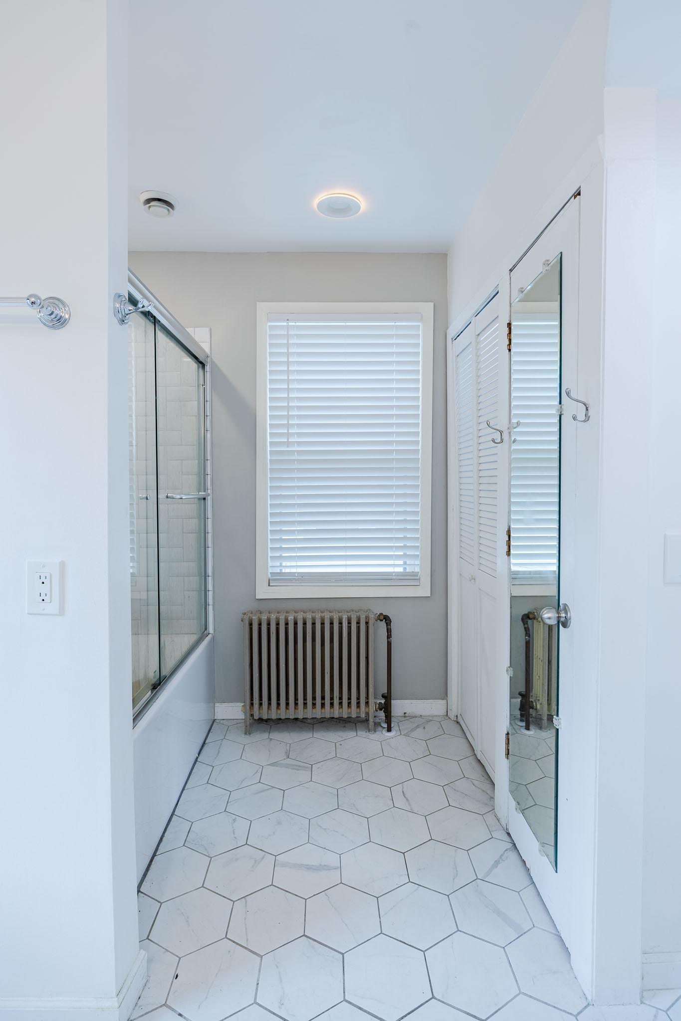 2012 Selby Avenue Property Photo 24